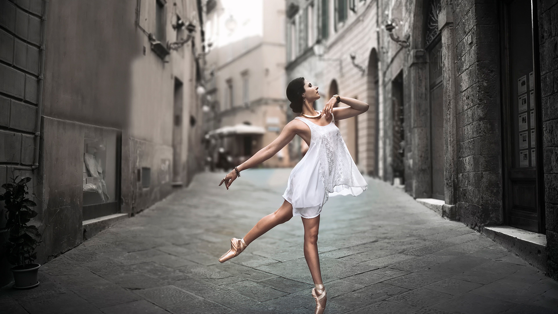 City street dance, Ballet pointe shoes, Artistic sections, Girls in motion, 1920x1080 Full HD Desktop