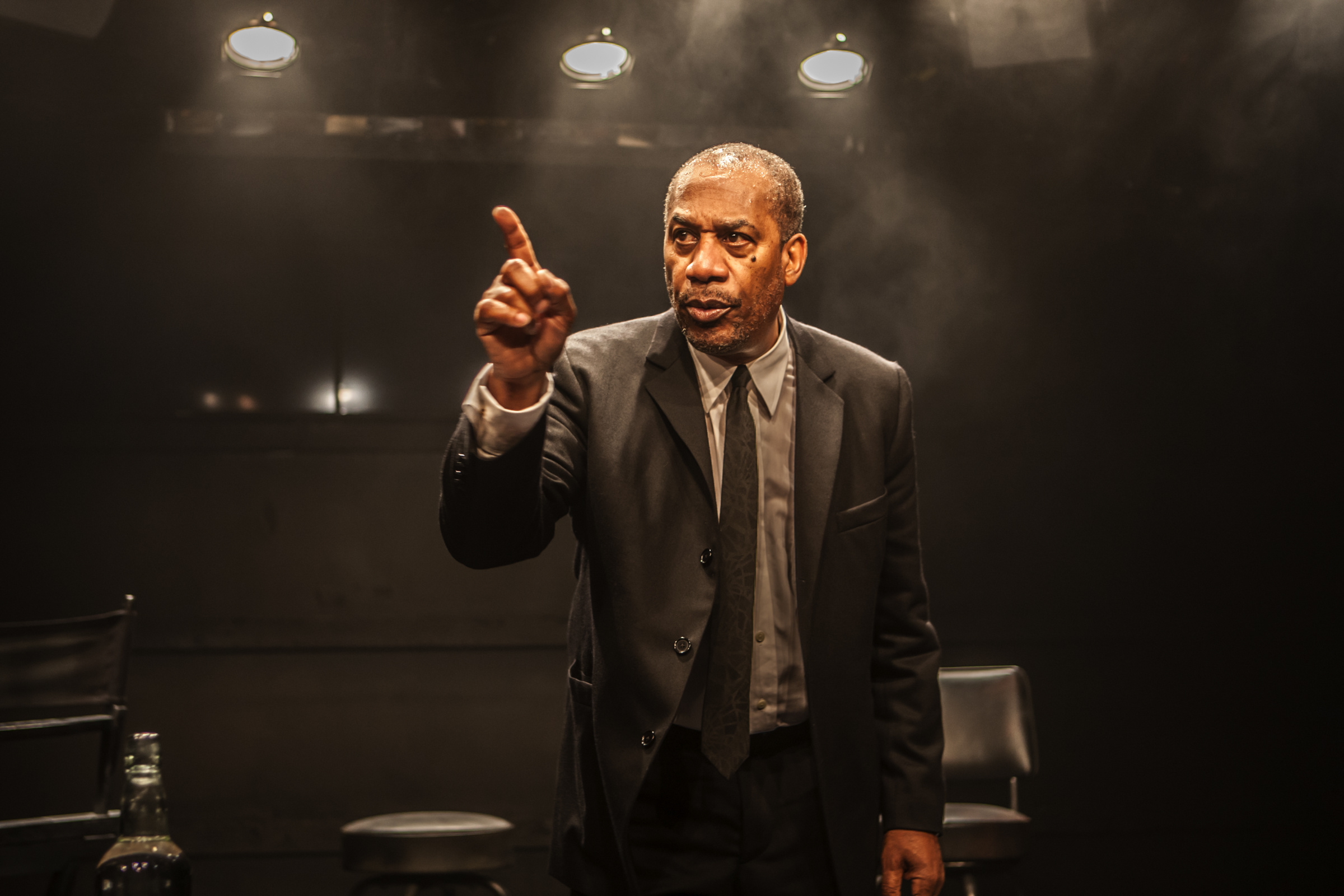 Joe Morton movies, Joe Morton brings legend, 2400x1600 HD Desktop