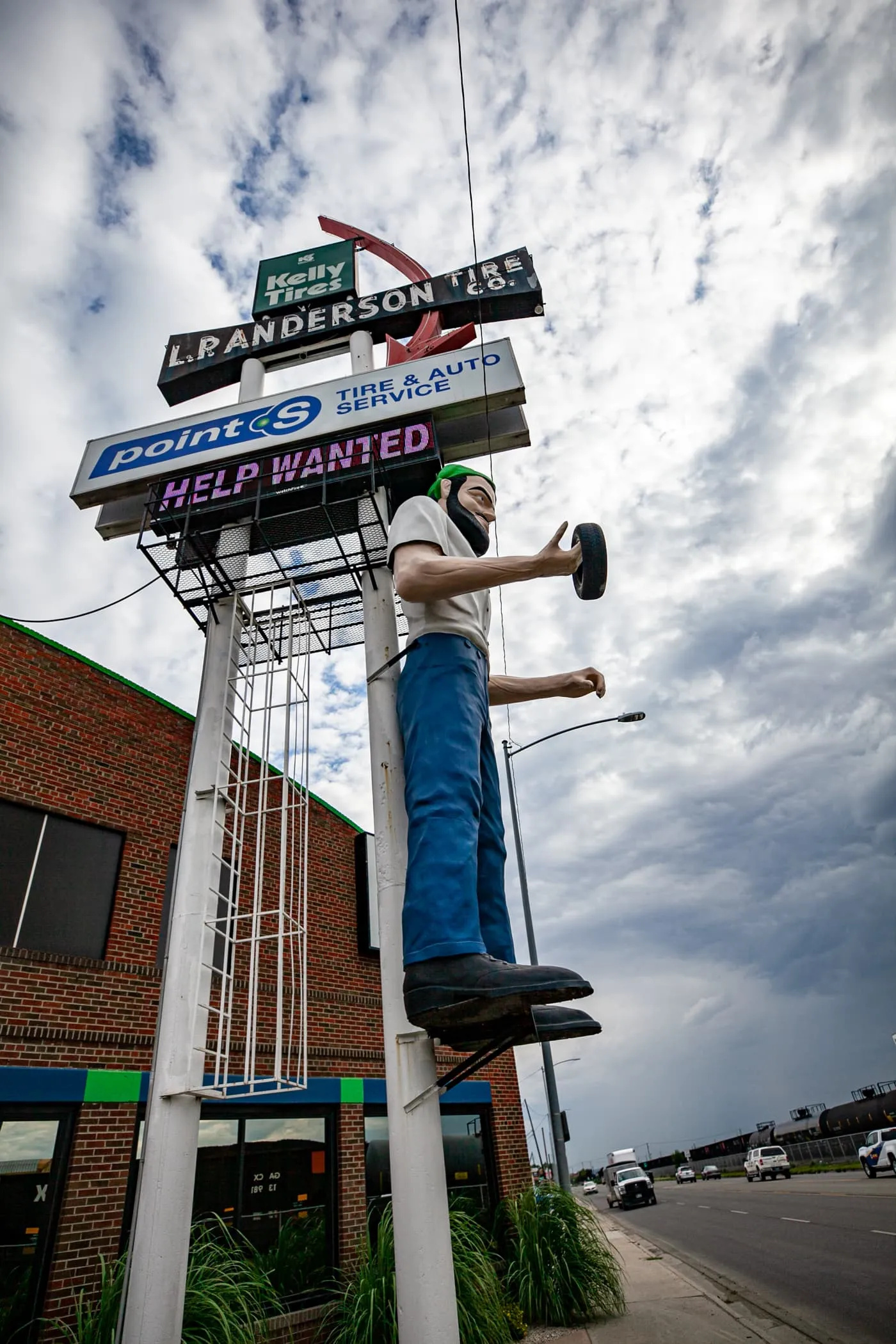 Anderson Tire Co Muffler Man, Silly America, 1400x2100 HD Phone