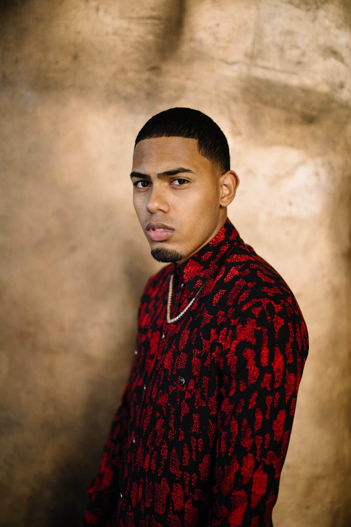 Myke Towers, Easy Money Baby success, People en Espaol, Latin rap, 1340x2000 HD Phone