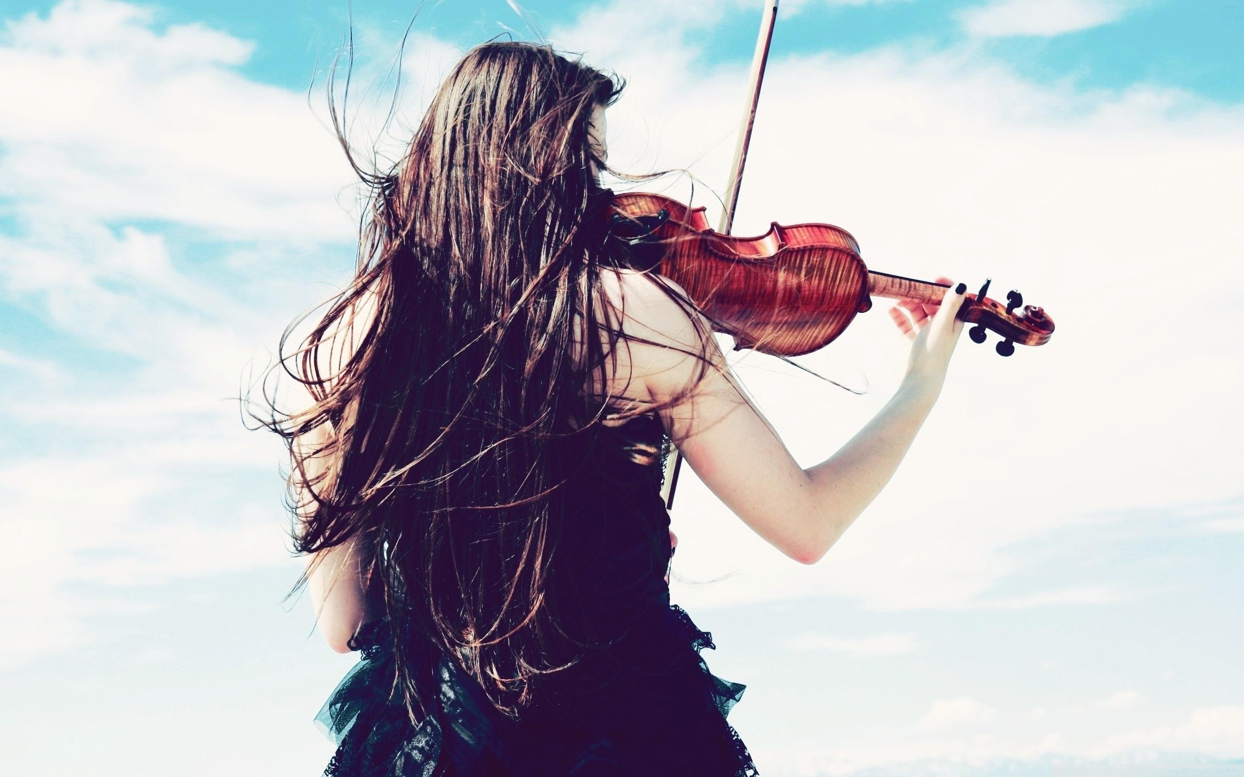 Girls with violin, Solitude vibes, Background image, Inspiring wallpapers, 2560x1600 HD Desktop