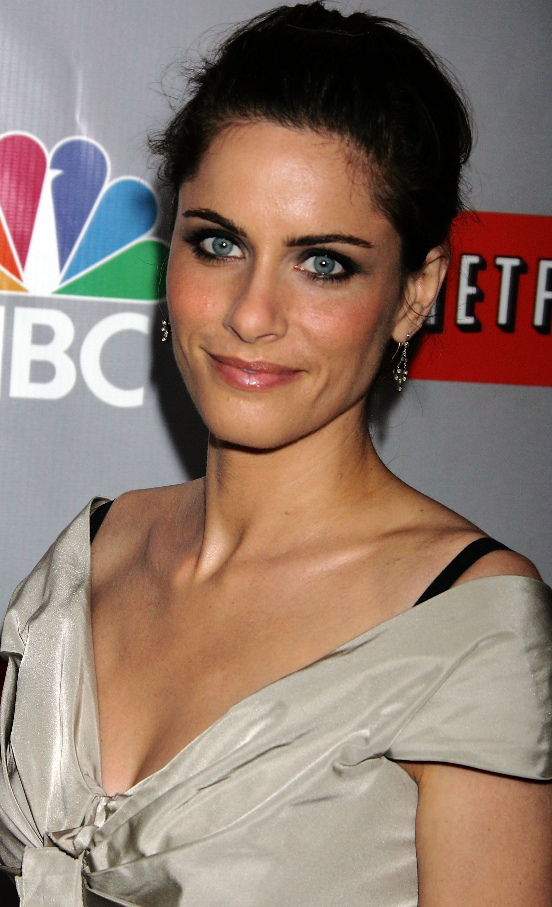 Amanda Peet, Pretty people, Hair, Makeup, 1830x3000 HD Phone