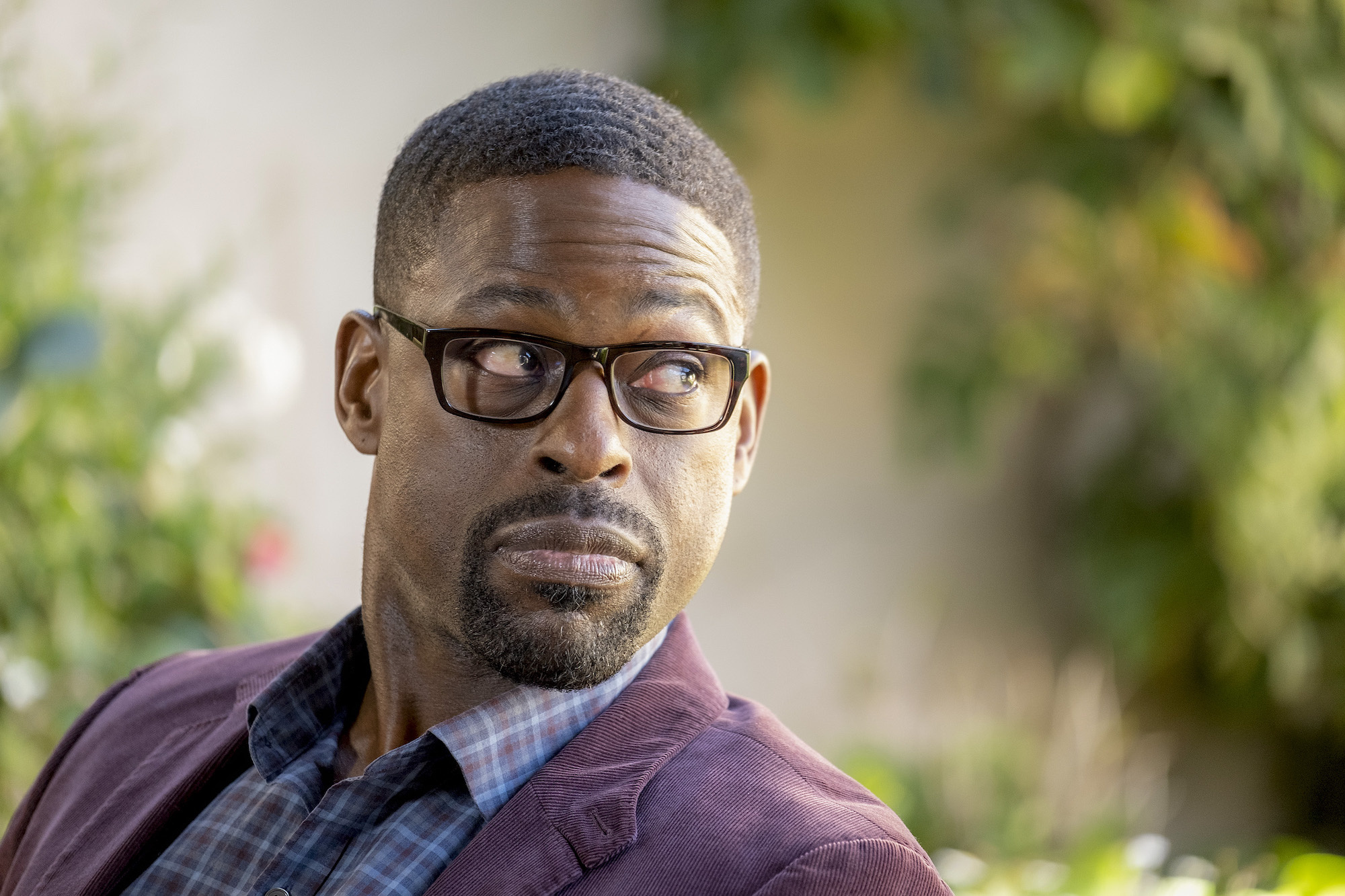 Sterling K. Brown, Old Pals, Movie Theaters, 2000x1340 HD Desktop