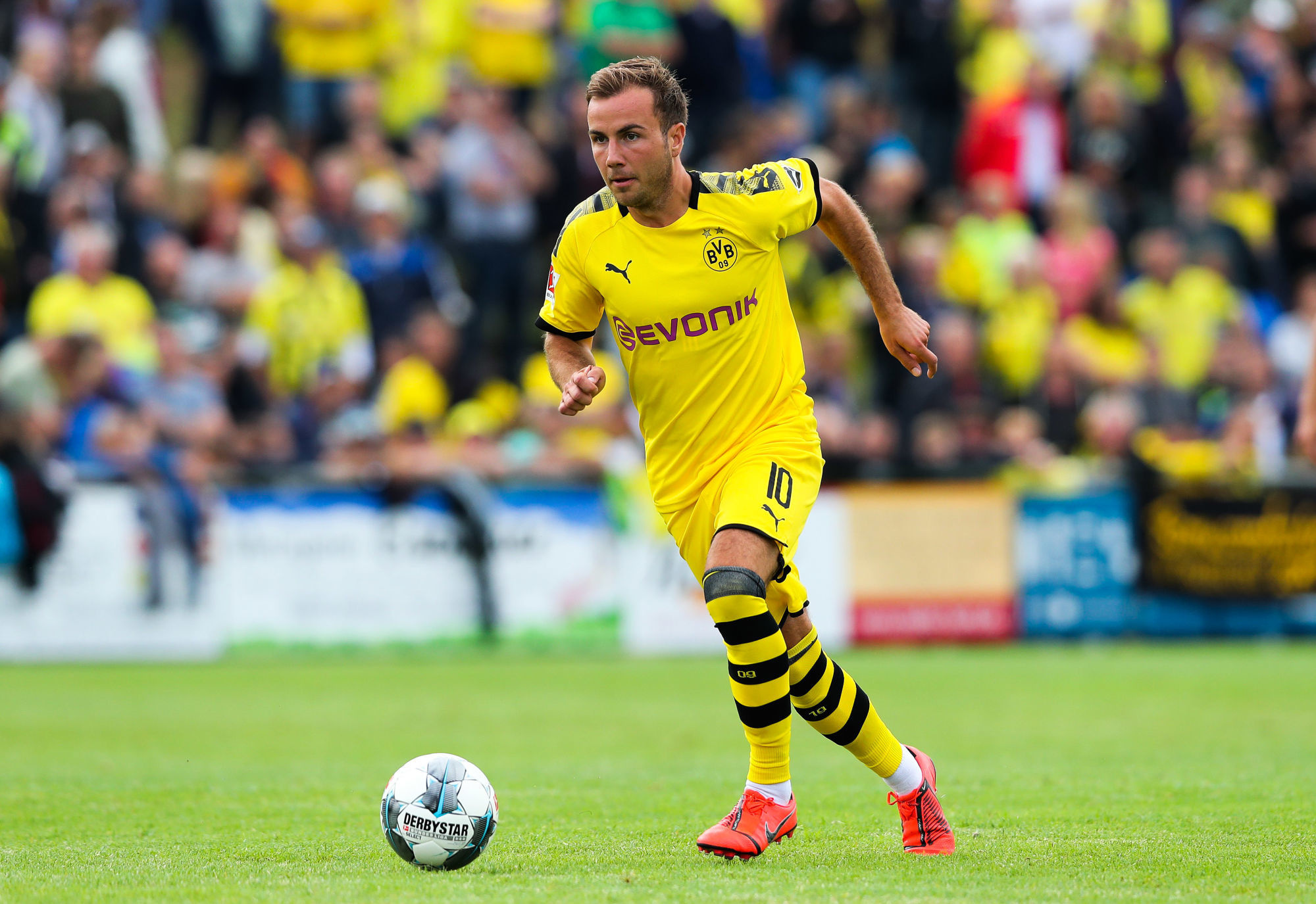 Mario Gotze, Football talent, Athlete profile, Career achievements, 2000x1380 HD Desktop