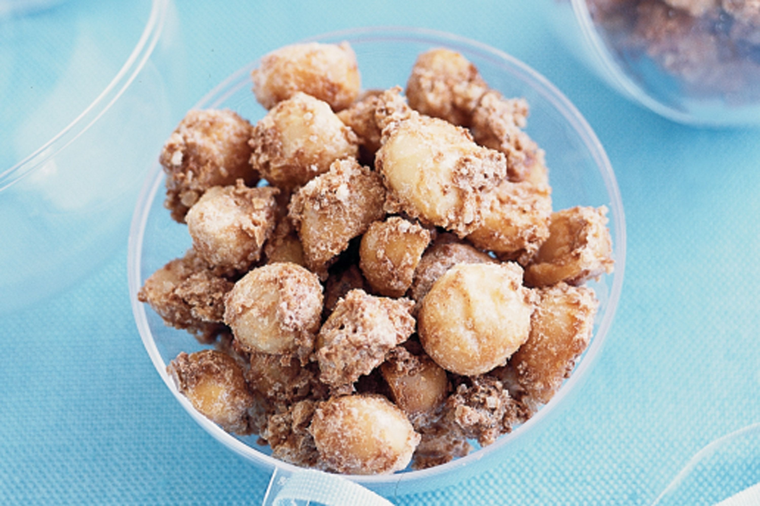 Macadamias, Cinnamon sugar, Crusted nuts, 3000x2000 HD Desktop