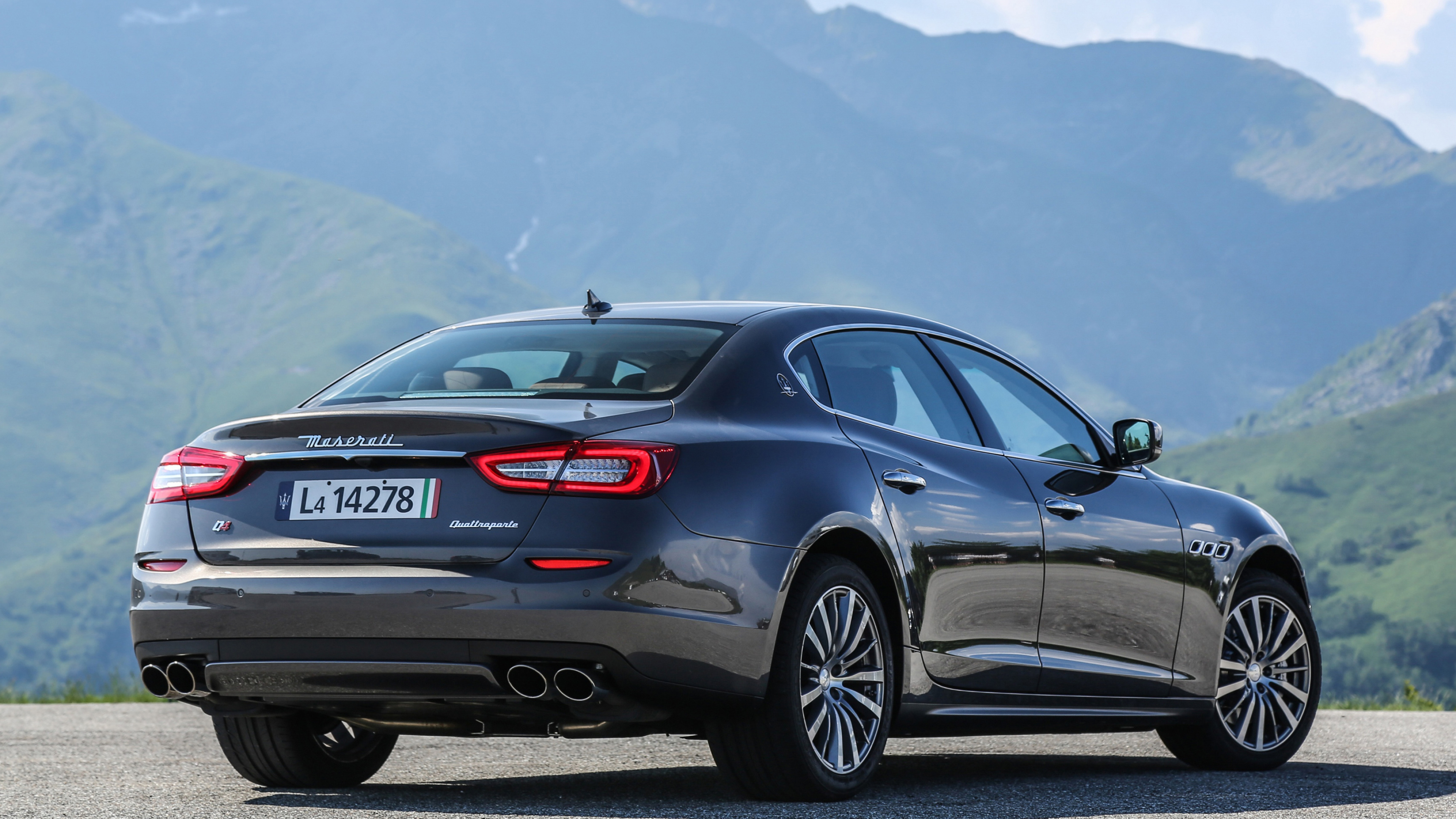 Maserati Quattroporte, Luxurious grand tourer, Iconic Italian design, Unrivaled power, 3840x2160 4K Desktop