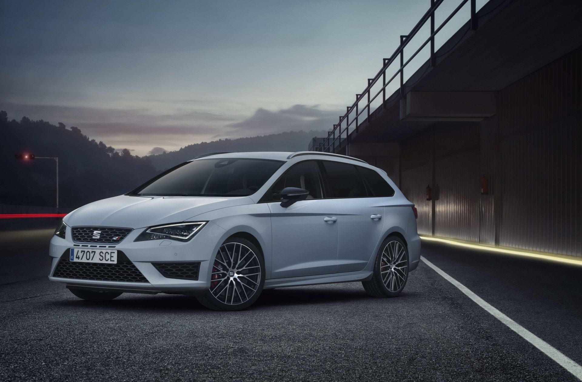 Seat Leon Cupra 280, High-performance model, Unmatched power, Thrilling drives, 1920x1270 HD Desktop