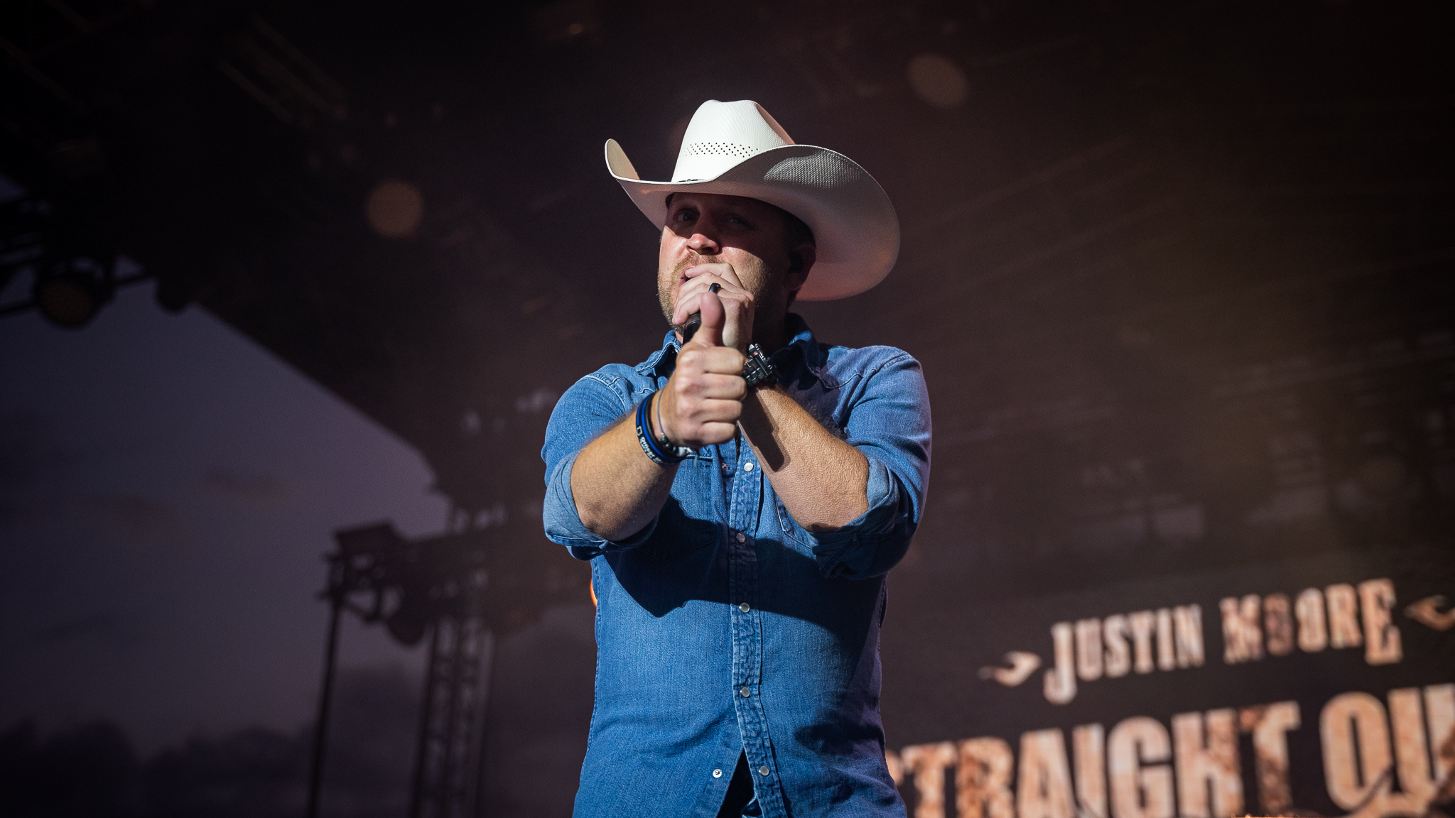 Chevy Park, Justin Moore Wallpaper, 2050x1160 HD Desktop