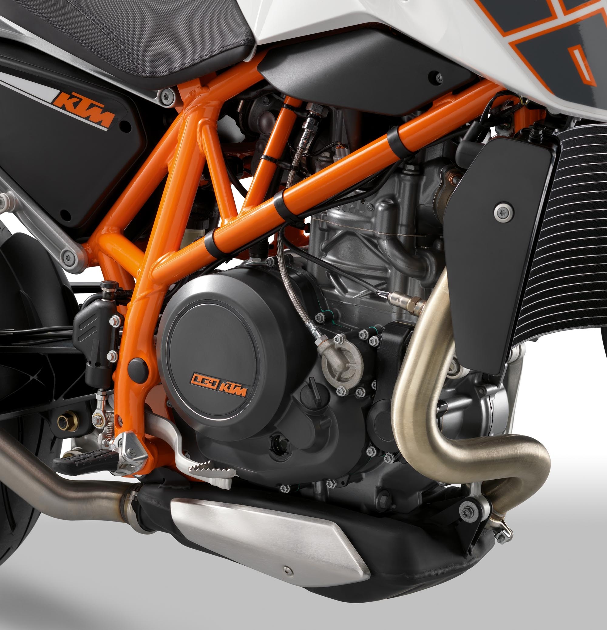 Duke 690 Close-up, KTM Duke Bike Wallpaper, 2000x2080 HD Phone