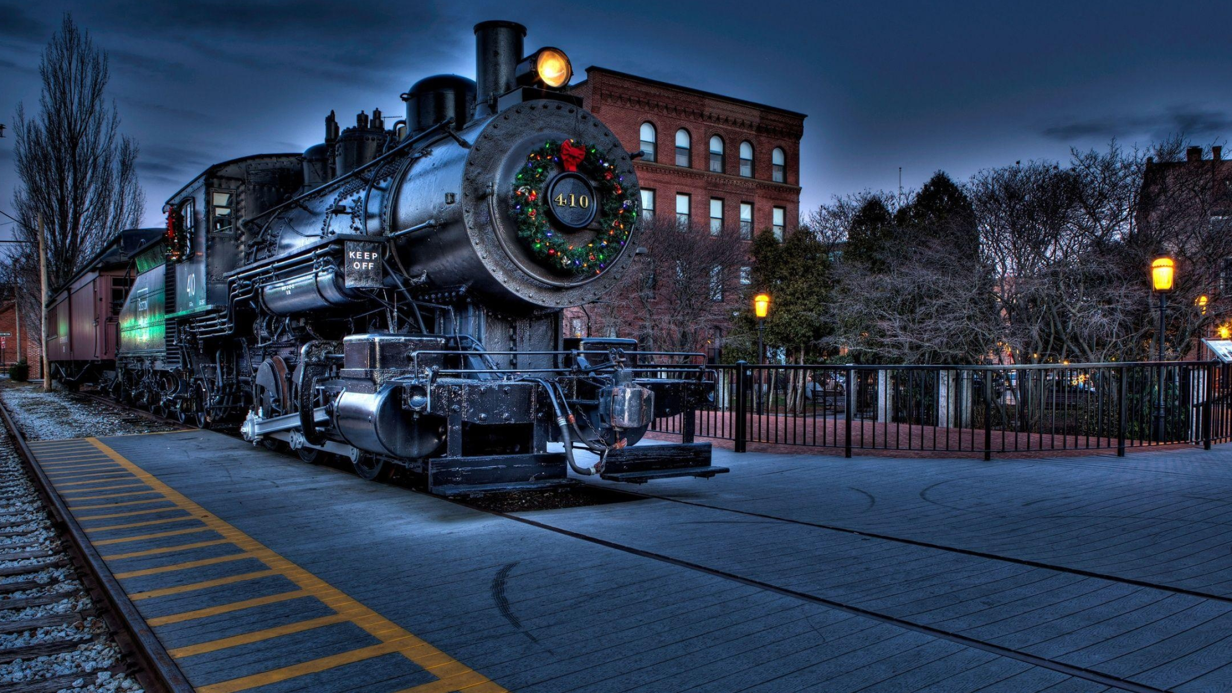 Holiday Express, Trains Wallpaper, 2400x1350 HD Desktop