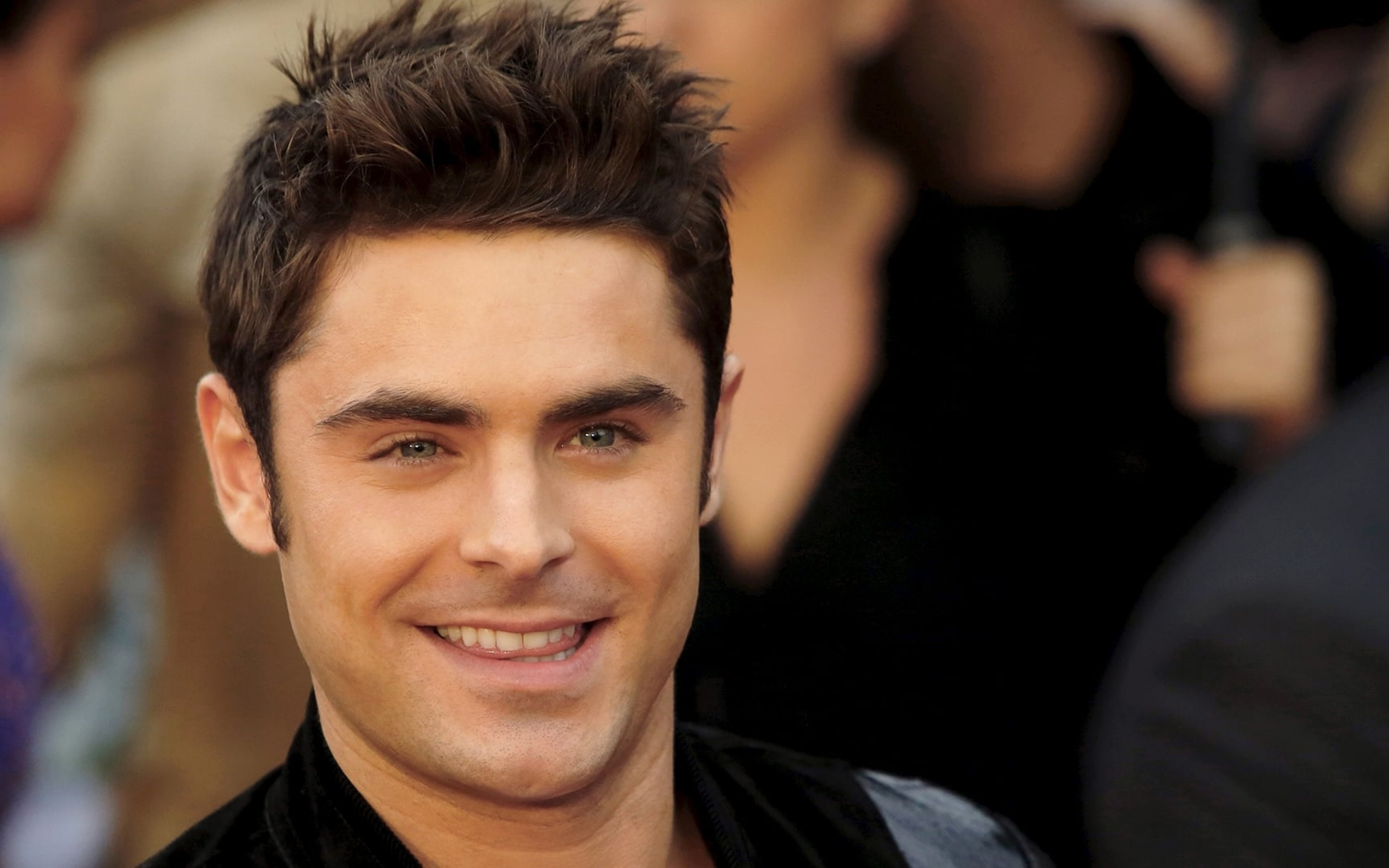 Zac Efron, Smiling actor, Wallpaper for MacBook Pro, 2880x1800 HD Desktop