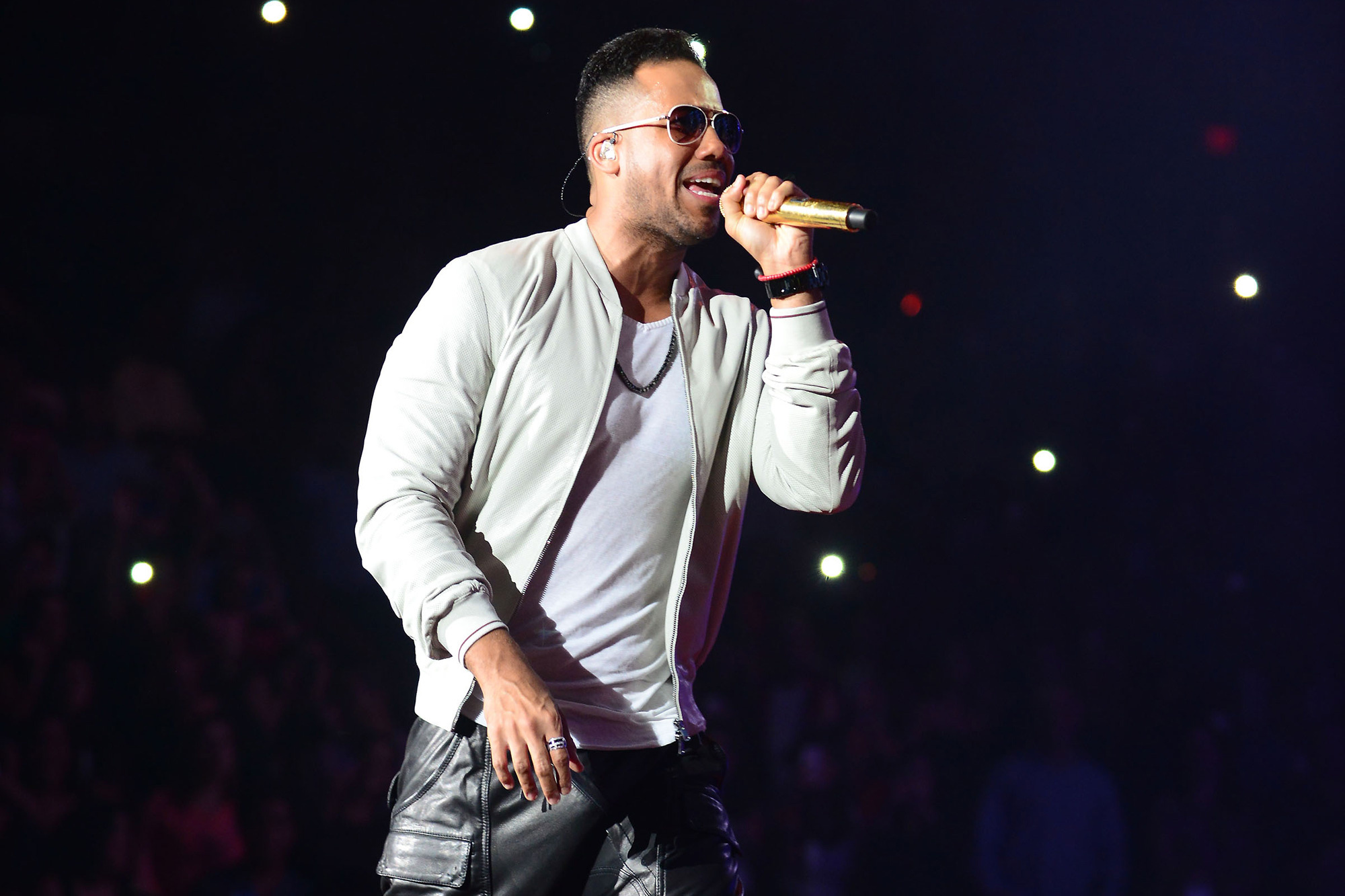 Romeo Santos, Legal dispute, Nanny lawsuit, Personal life, 2000x1340 HD Desktop