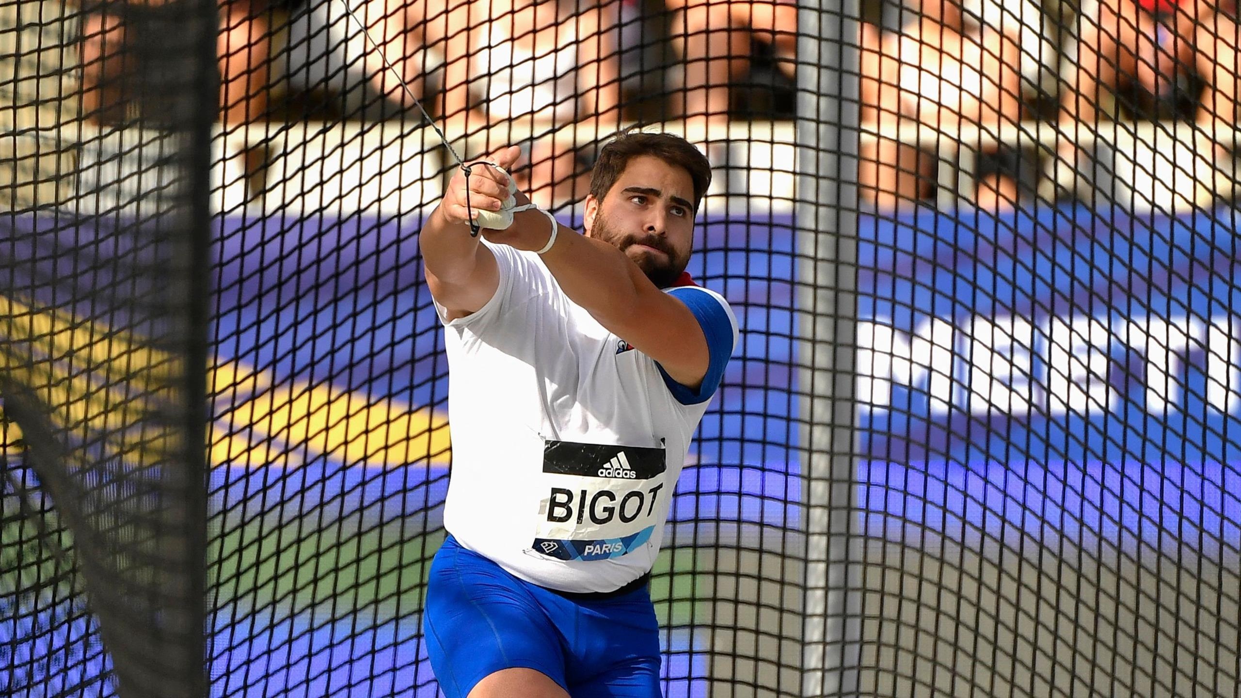 Quentin Bigot, Sportsman's triumph, Hammer throw final, Pawel Fajdek, 2560x1440 HD Desktop