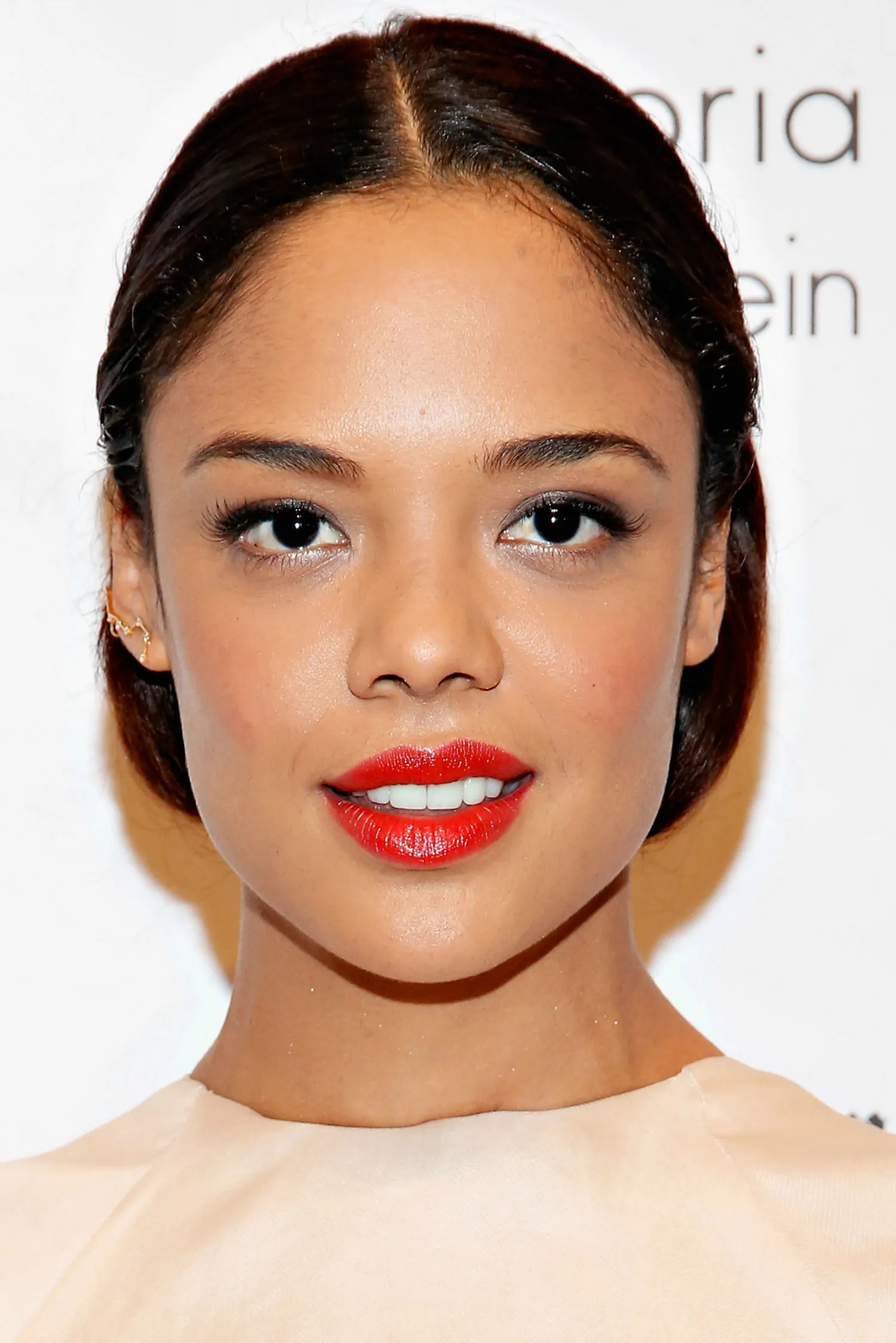 Tessa Thompson, Holiday makeup, Classic tricks, Glamorous inspiration, 1500x2250 HD Phone