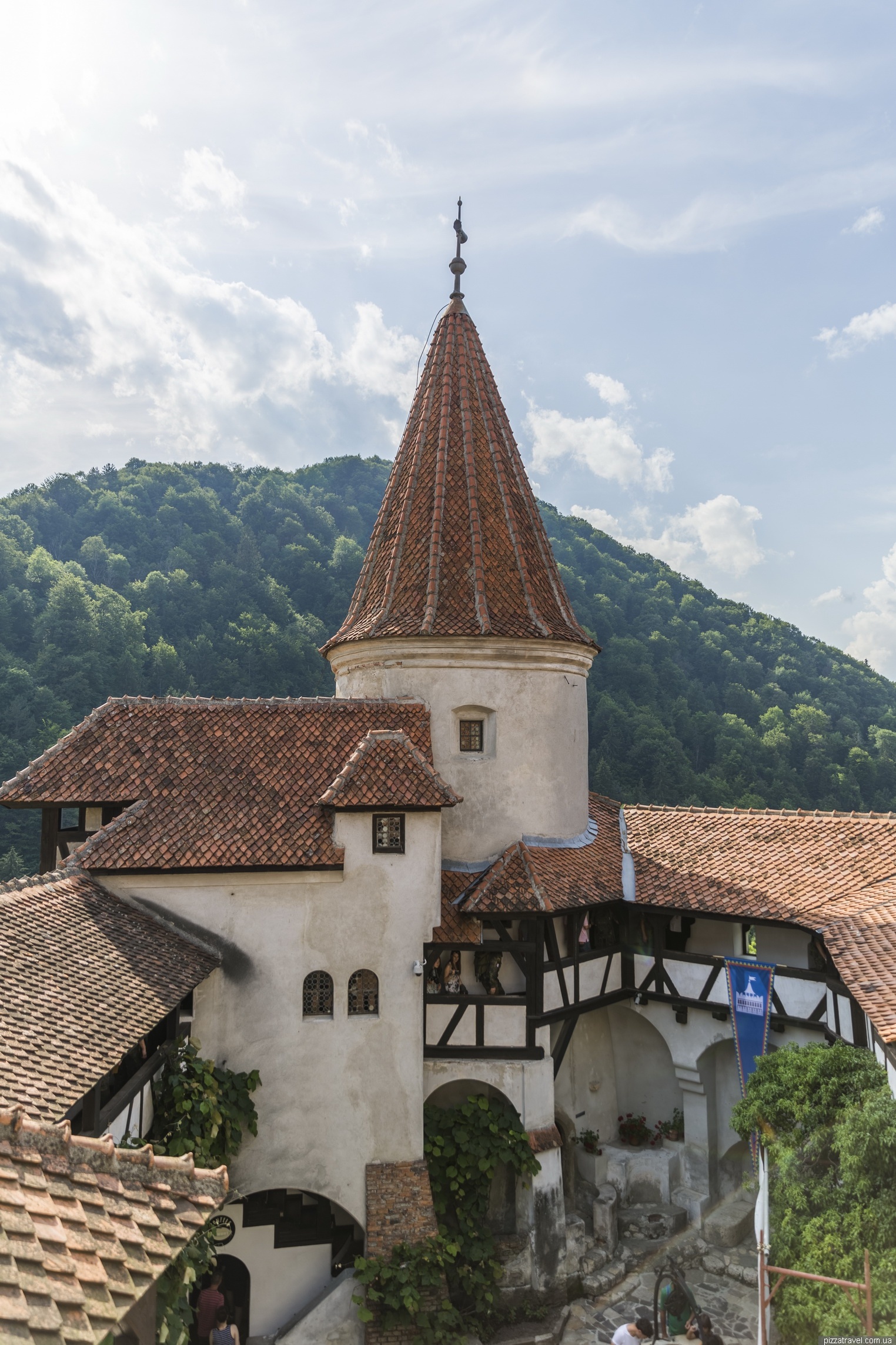 Bran Castle, Transylvania, Peru blog, 1530x2290 HD Phone