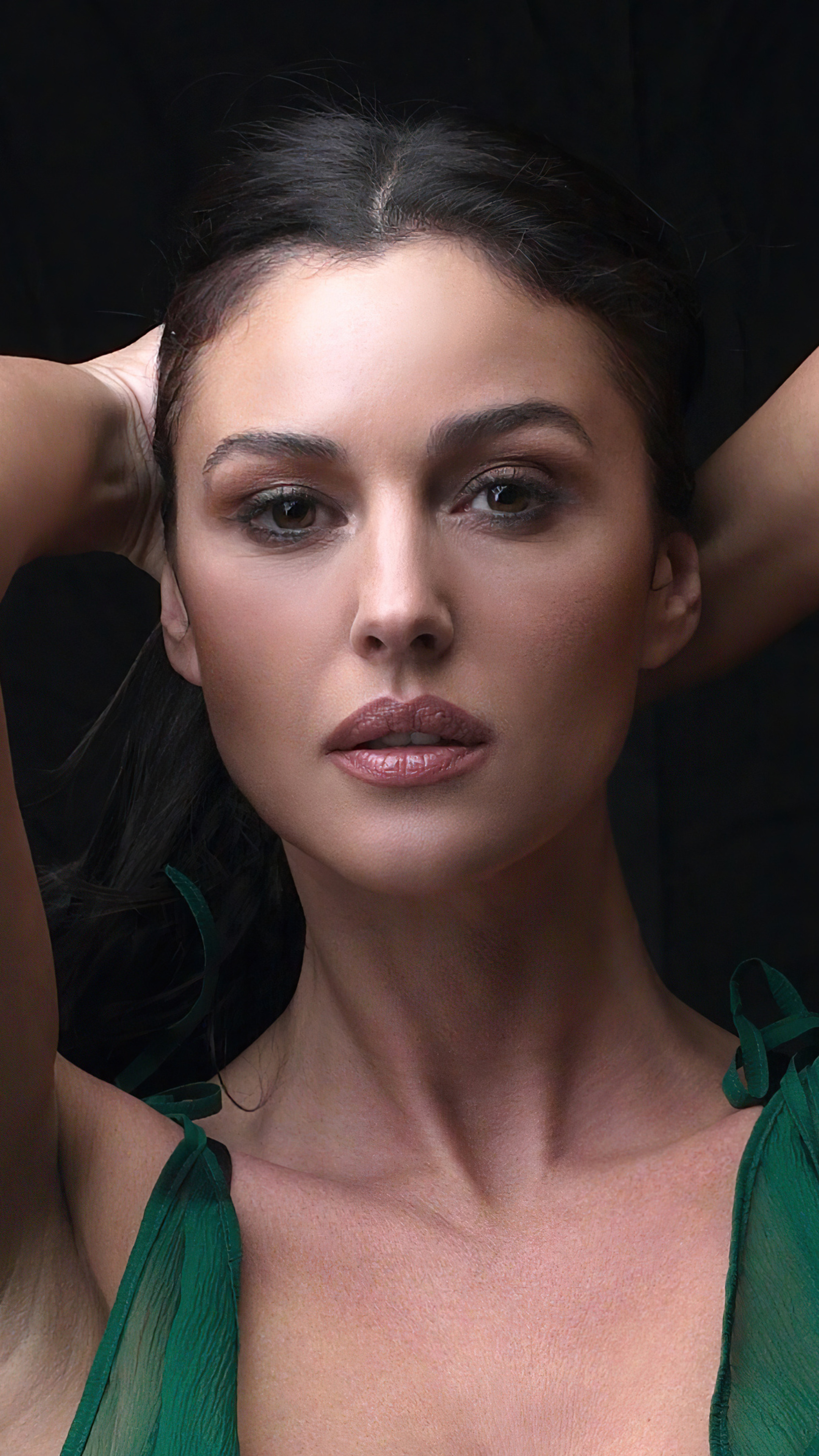 Monica Bellucci, Esquire shoot, 2020 wallpapers, Premium quality, 2160x3840 4K Phone