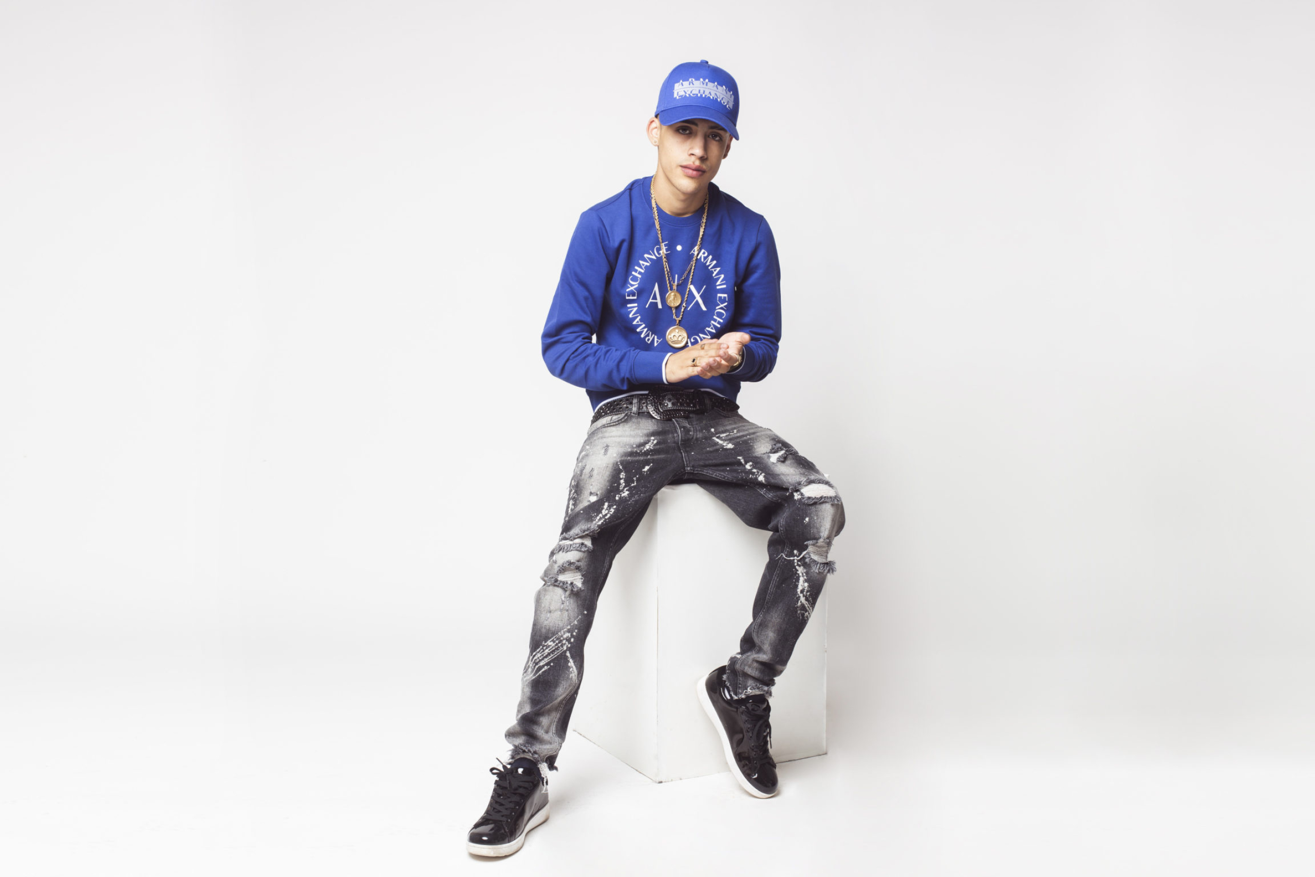 Cris MJ, Hit single, Chilean music scene, Spotify success, 2560x1710 HD Desktop