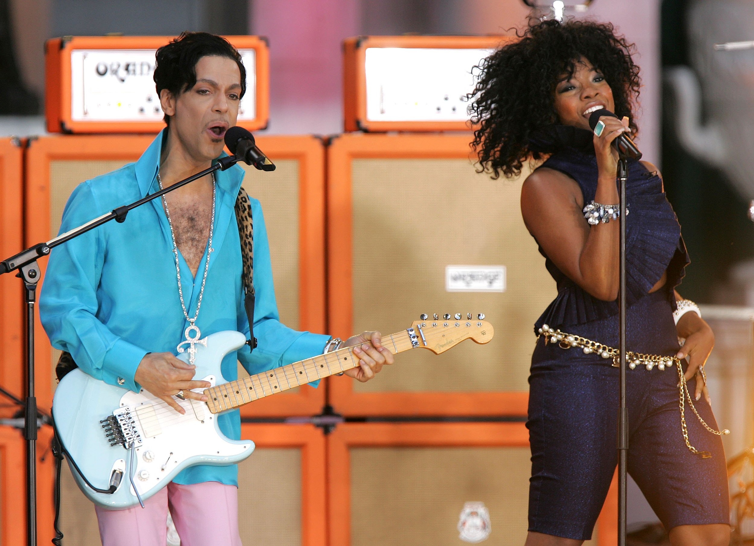 Tamar Davis, Music career, Vocal powerhouse, Artistic journey, 2500x1810 HD Desktop
