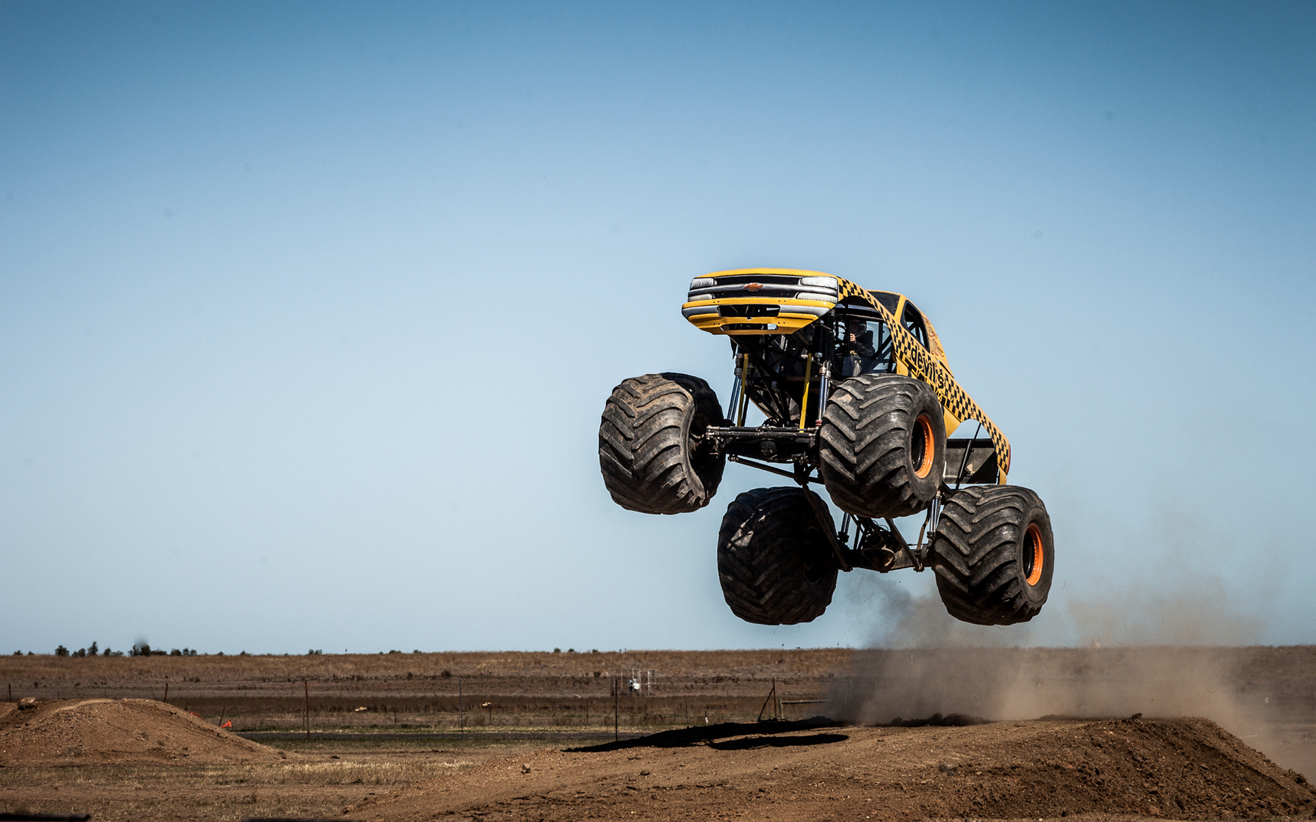 Monster Truck, High-flying jump, Jaw-dropping image, Exciting action, 1920x1200 HD Desktop