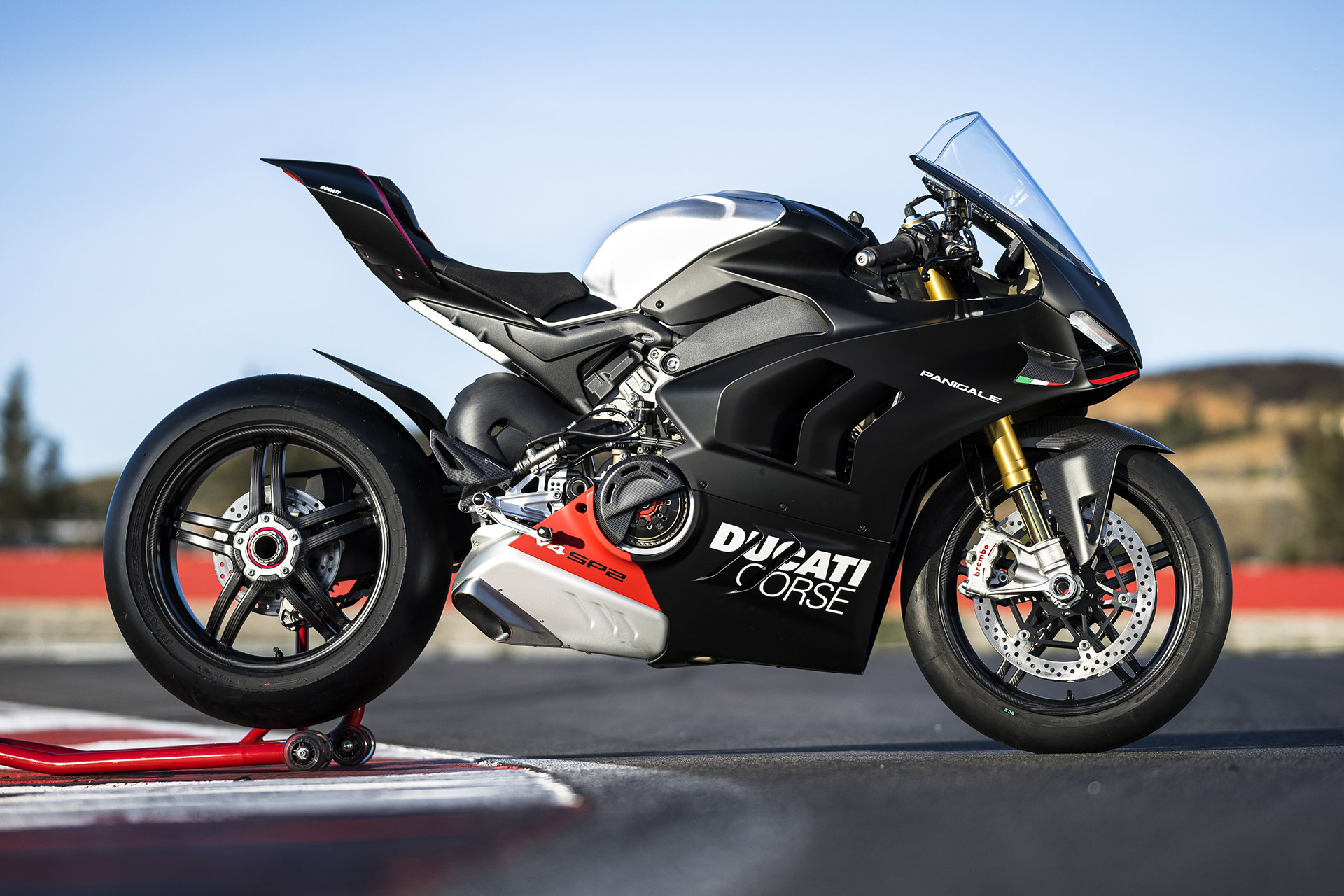 Ducati Panigale V4, Striking design, Exhilarating performance, Advanced engineering, 1920x1280 HD Desktop