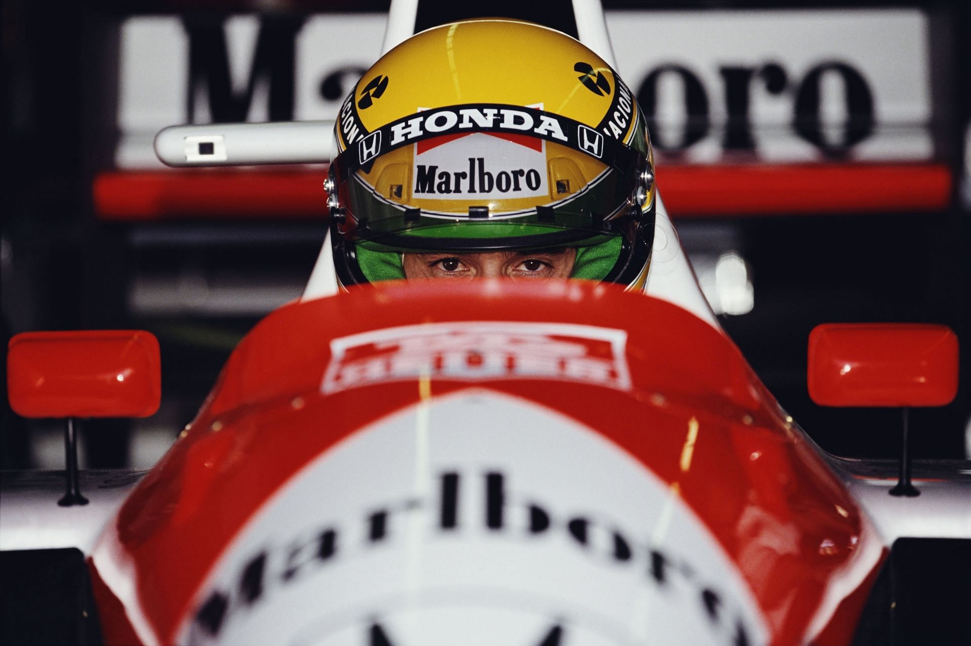 Ayrton Senna, Ayrton Senna yellow racing helmet, McLaren Honda Formula One car, HD Desktop wallpaper