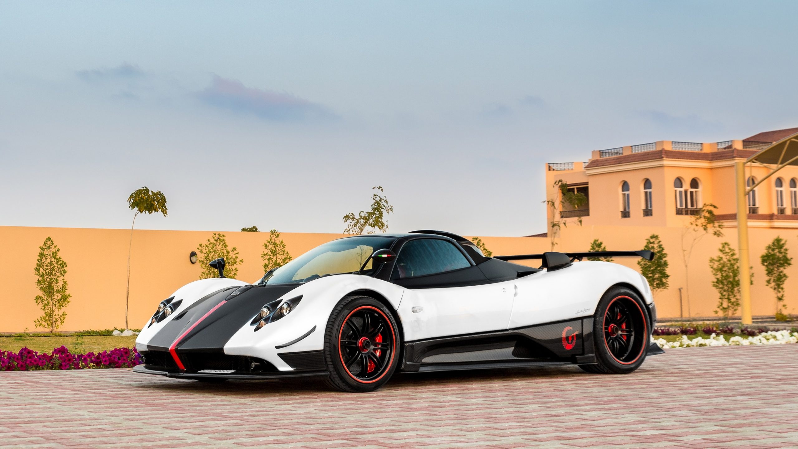 Pagani Zonda Cinque Roadster, brick paved courtyard, beige villa estate, HD Desktop wallpaper