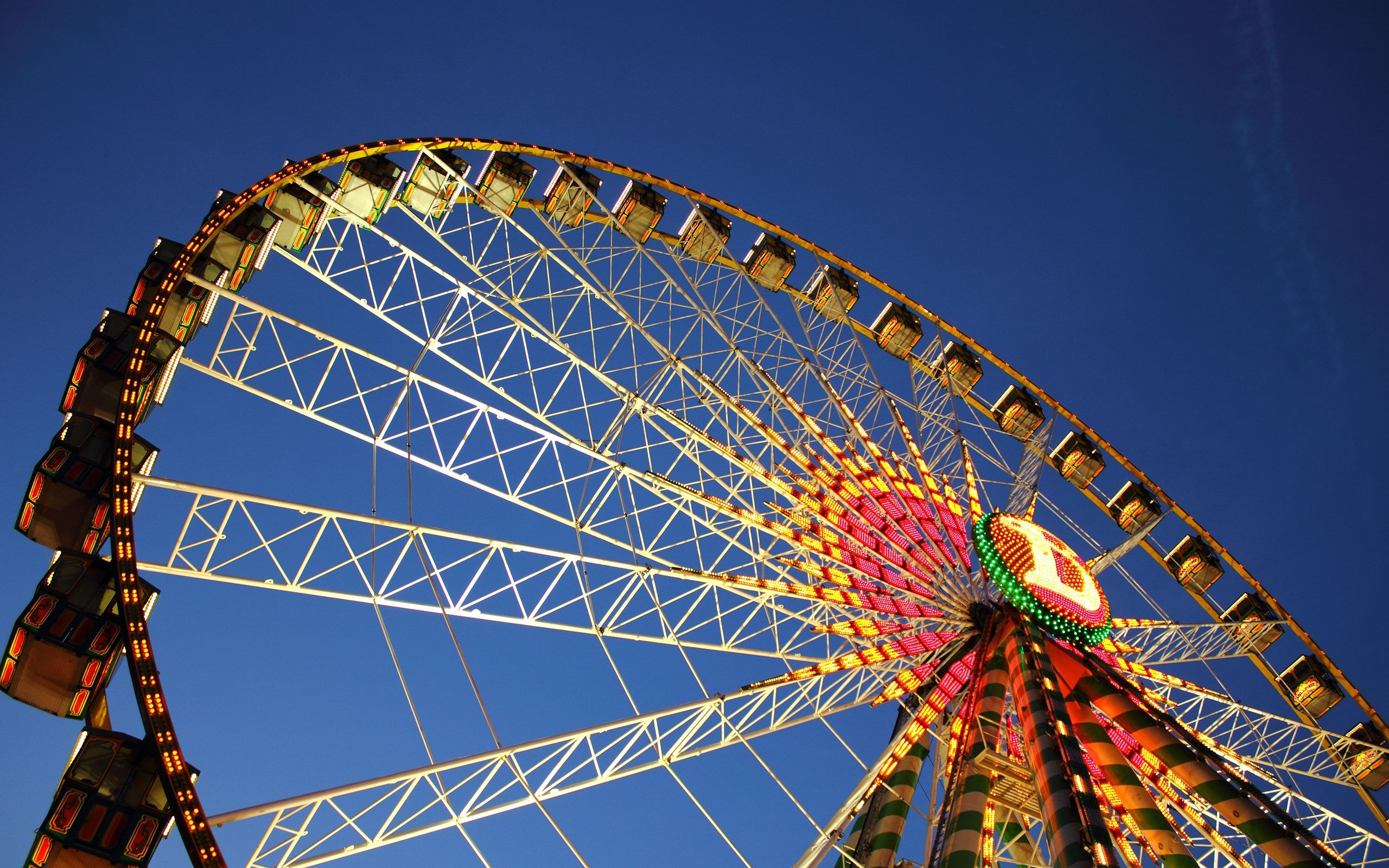 Amusement park, Photography backdrop, Everything amusement parks, Man-made, 2560x1600 HD Desktop