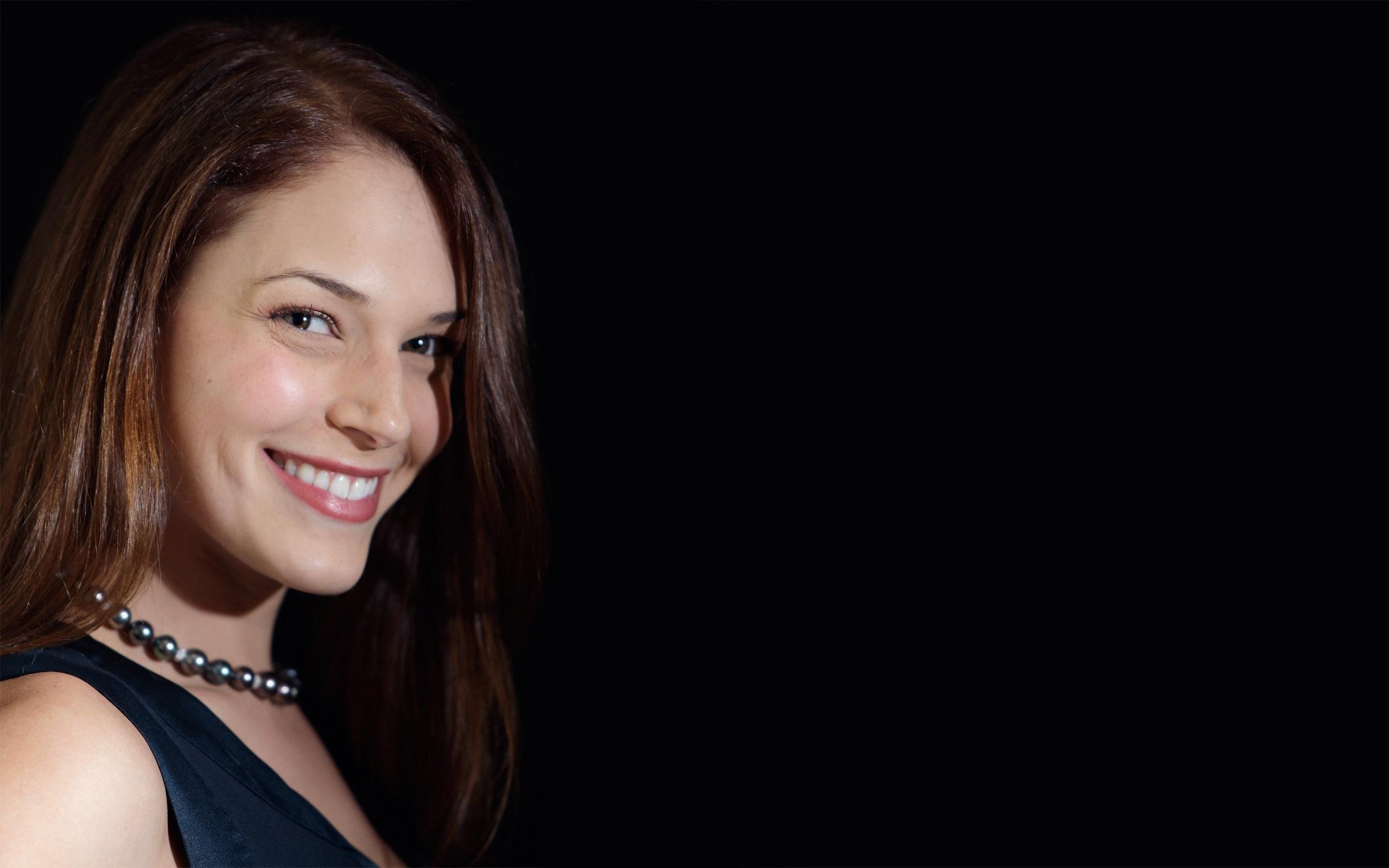 Amanda RighettiFree Amanda Righetti Desktop Backgrounds 2560x1600