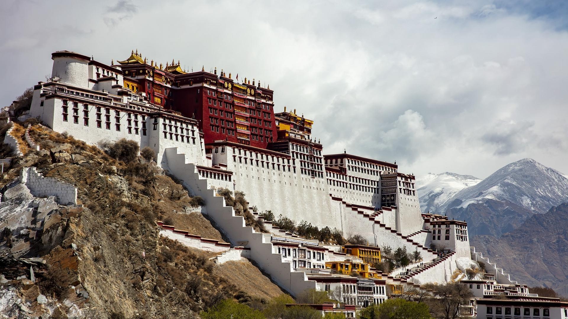 Potala Palace, Tibetan heritage, Sacred landmark, Cultural icon, 1920x1080 Full HD Desktop