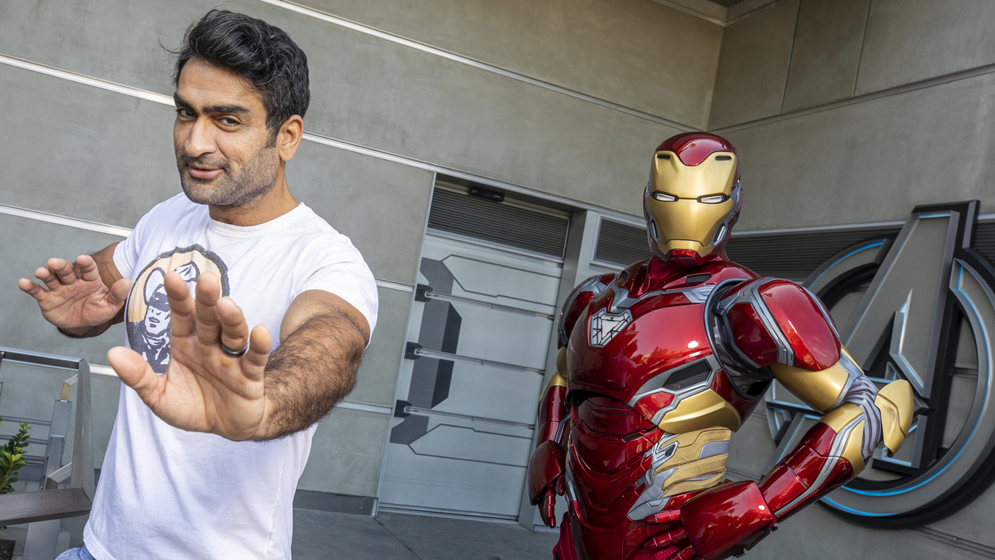 Kumail Nanjiani, Marvel's Eternals, Ripped physique, Fitness transformation, 2000x1130 HD Desktop