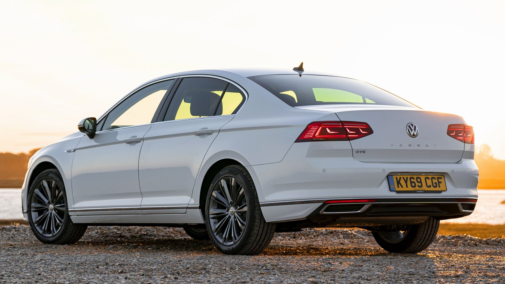 Volkswagen Passat, Hybrid model, Cutting-edge technology, Premium features, 1920x1080 Full HD Desktop
