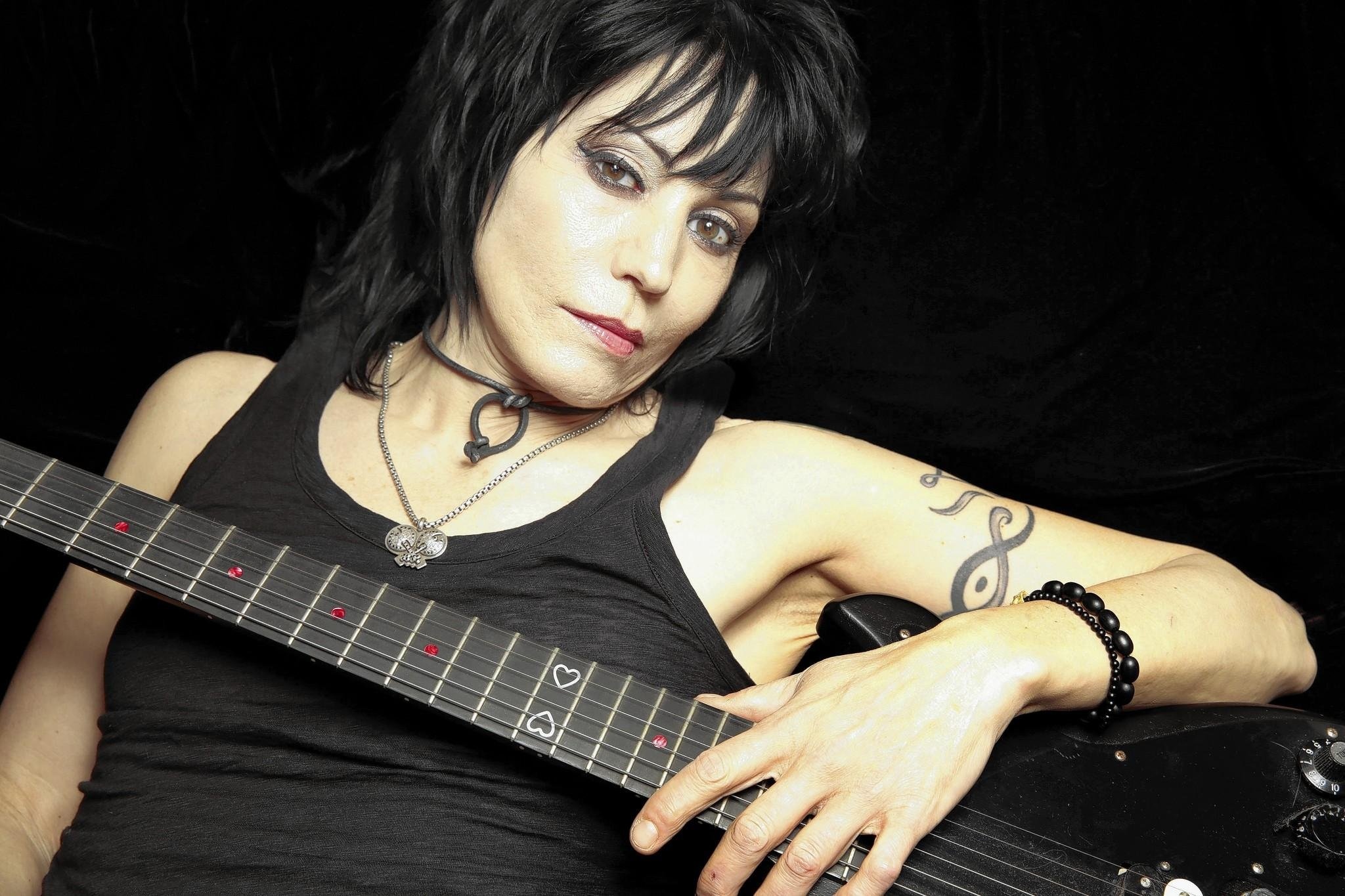 Joan Jett heartbreakers, Runaways band, Punk singer, Guitar, 2050x1370 HD Desktop