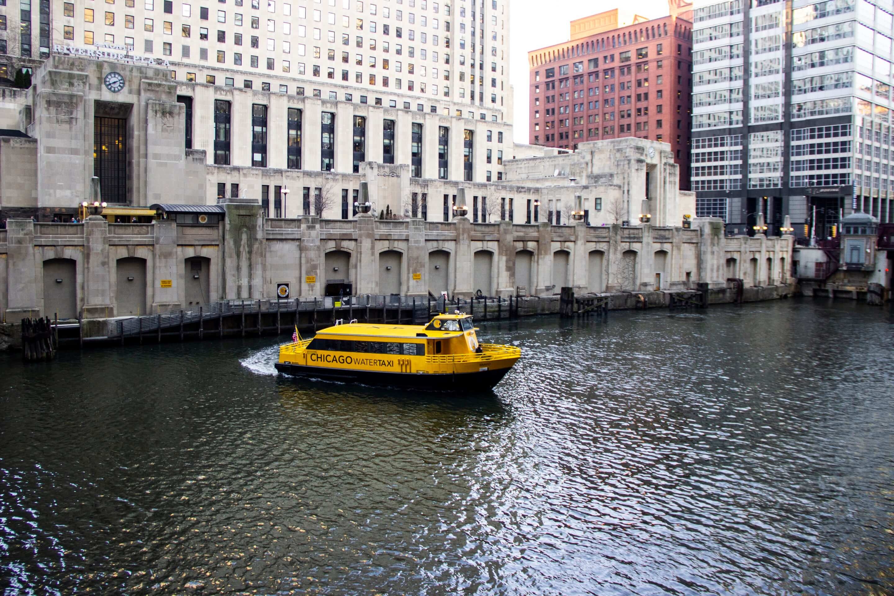 Water Taxi, Ogilvie Union, West Loop, Chicago, 2880x1920 HD Desktop