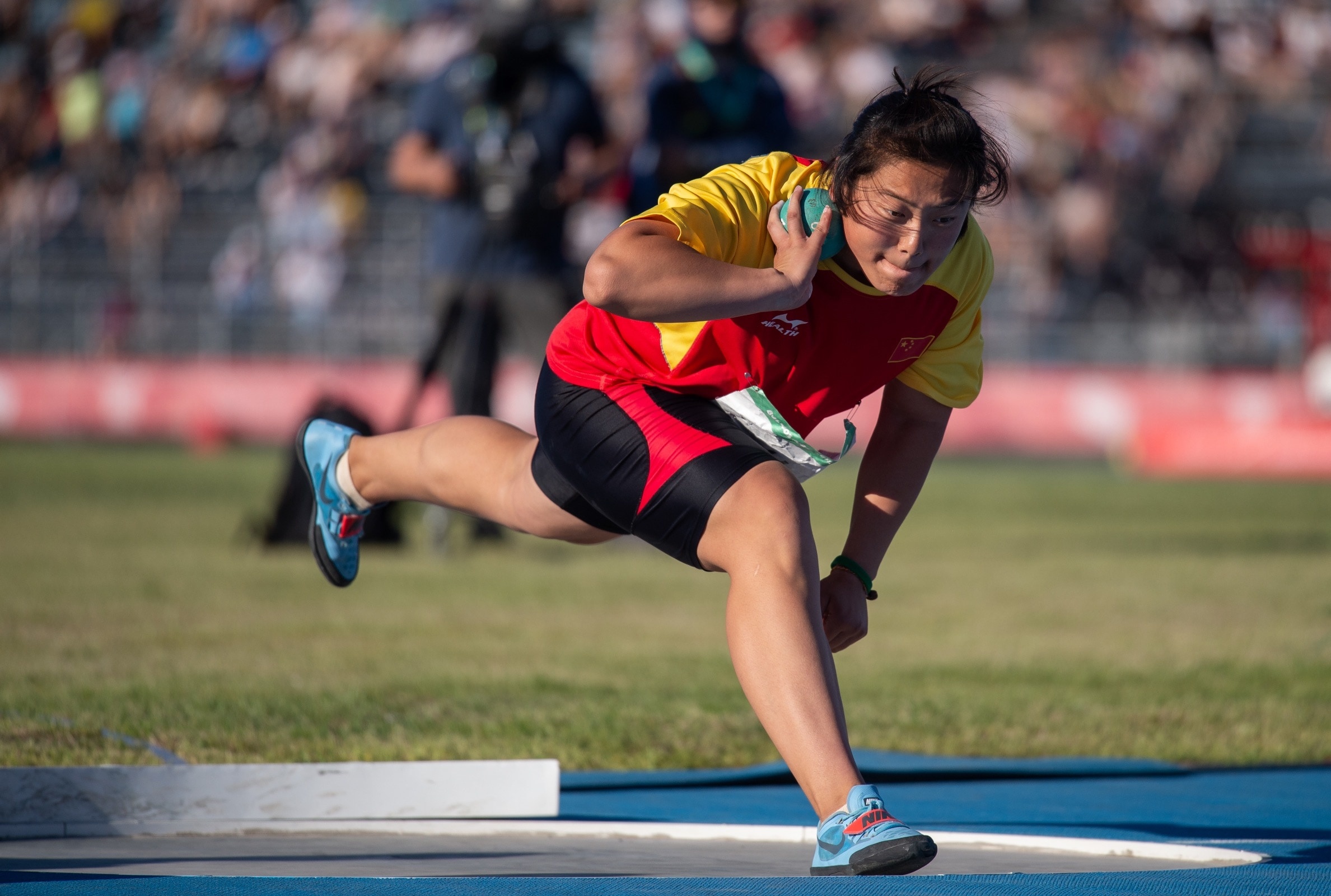 Shot Put, Women, Olympic athletics, 2380x1600 HD Desktop