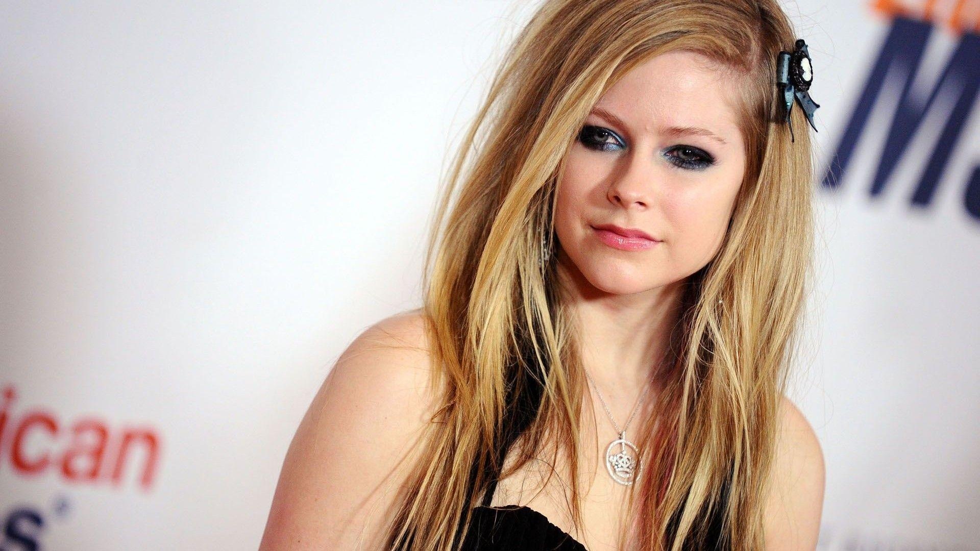 17th Annual Race To Erase MS gala, Avril Lavigne Wallpaper, 1920x1080 Full HD Desktop