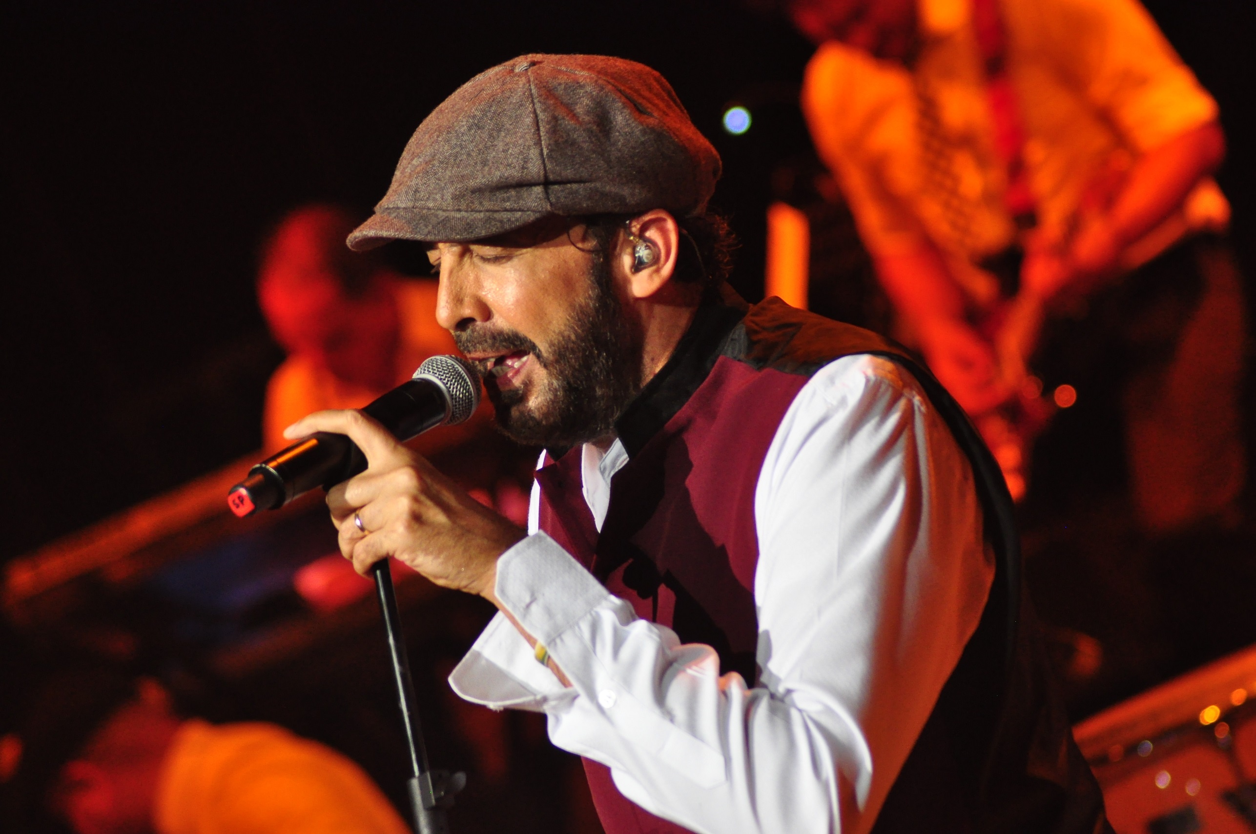 Juan Luis Guerra music, Posted by John, Sellers, 2580x1710 HD Desktop