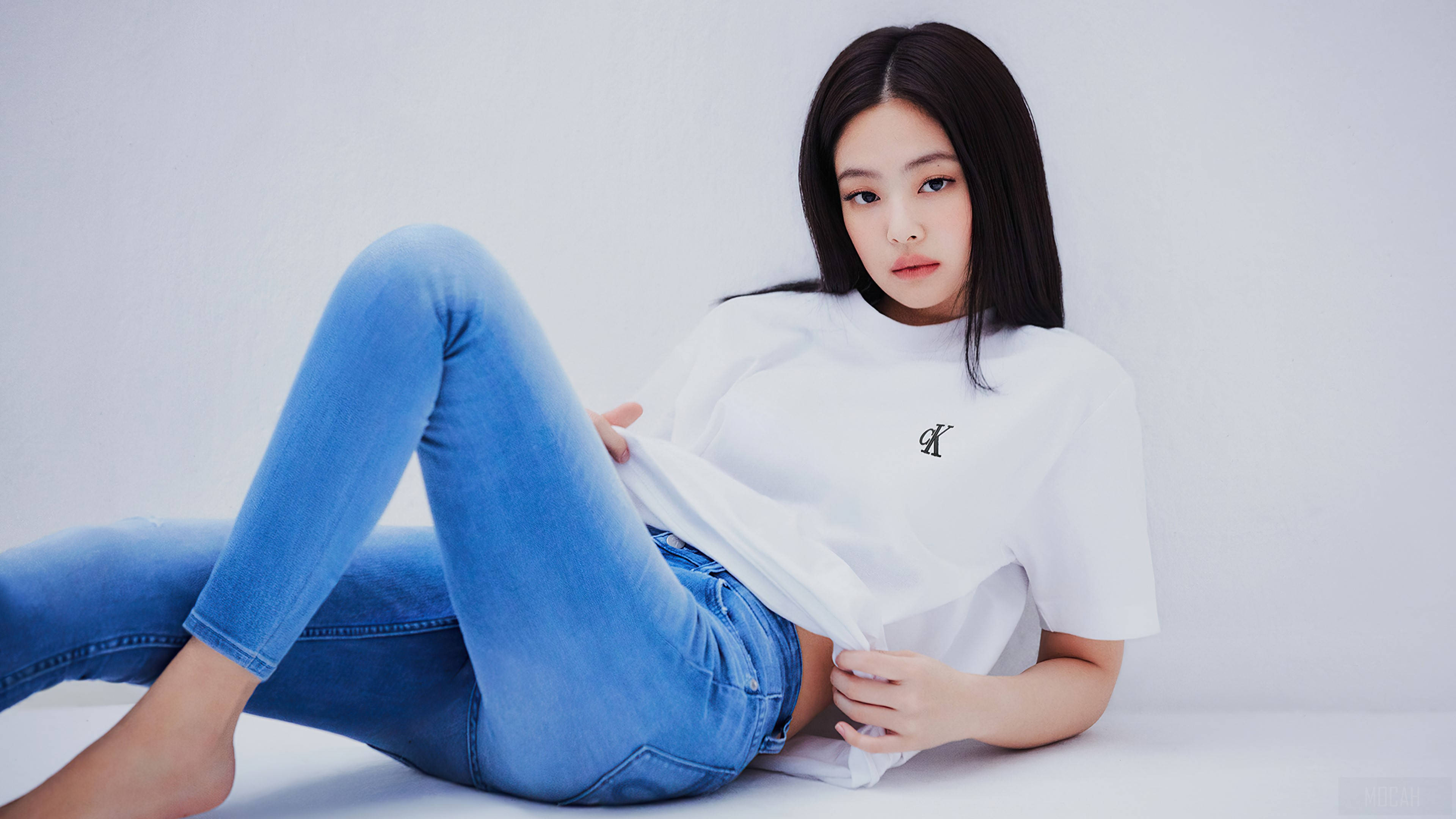 Jennie Kim, Calvin Klein T-shirt, blue skinny jeans, 4K Desktop wallpaper