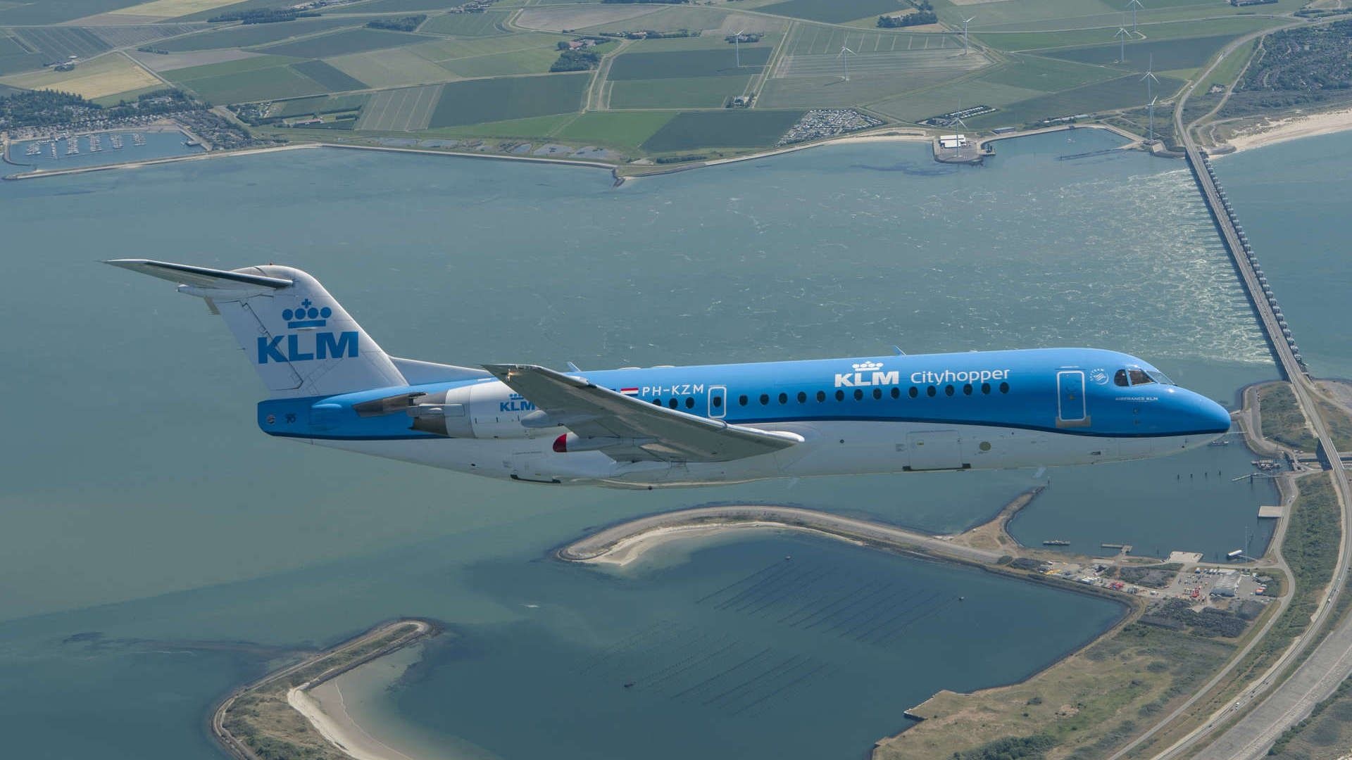 Fokker 70, In Flight, One Spotter, 1920x1080 Full HD Desktop