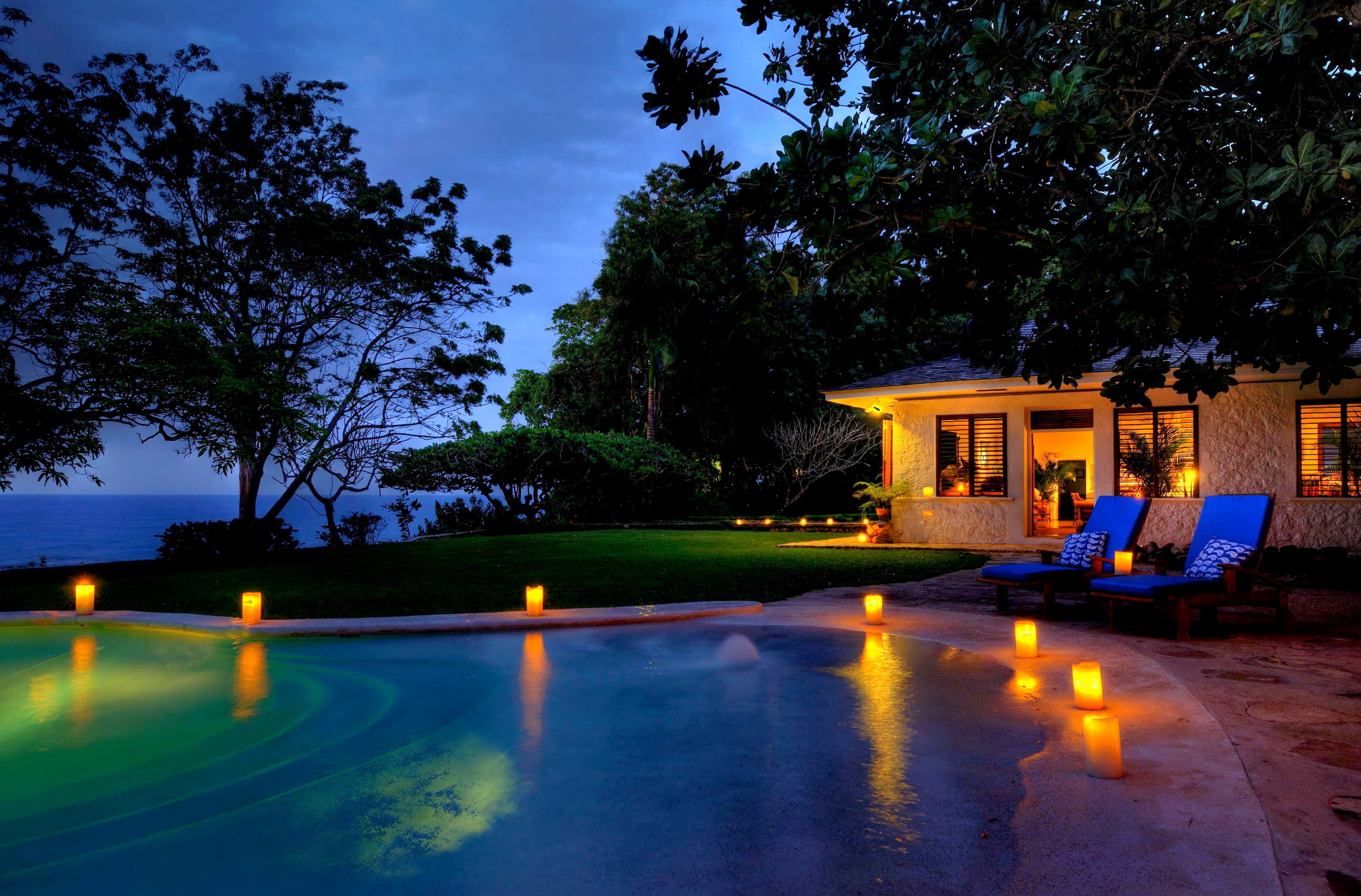 Travelling to bungalows, Spa town, Golden eye, Luxurious poolside escape, 2580x1700 HD Desktop