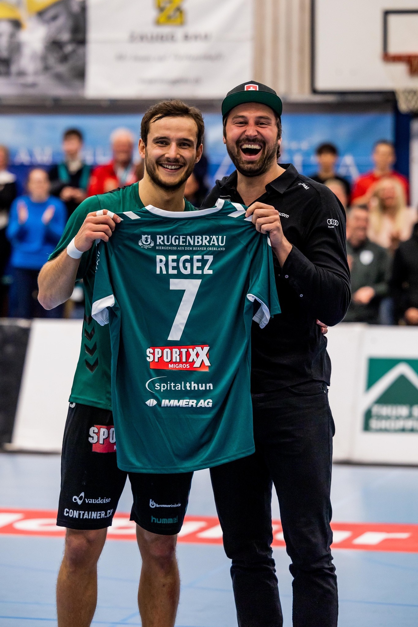 Ryan Regez, Die-hard fan of Thun, Playoff form, Berner Zeitung, 1370x2050 HD Phone