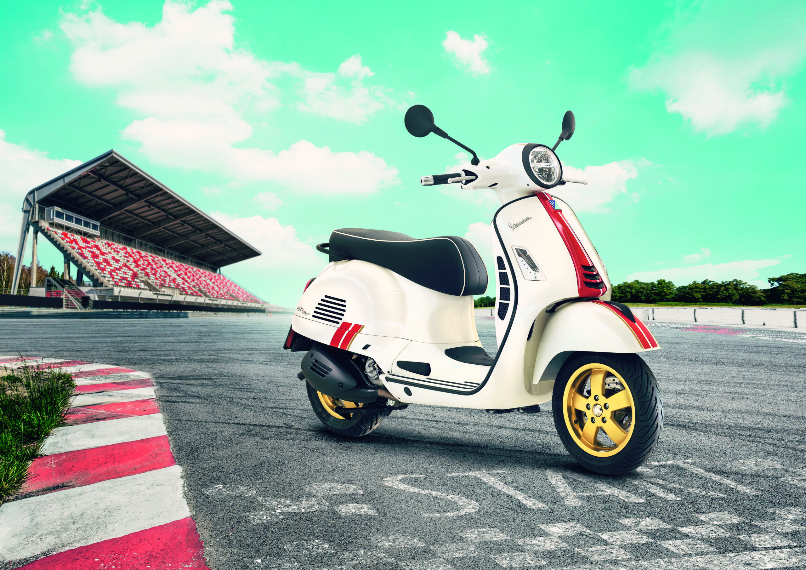 Vespa GTS Super 300, Racing Sixties, 300cc E5 ABS, 2560x1810 HD Desktop