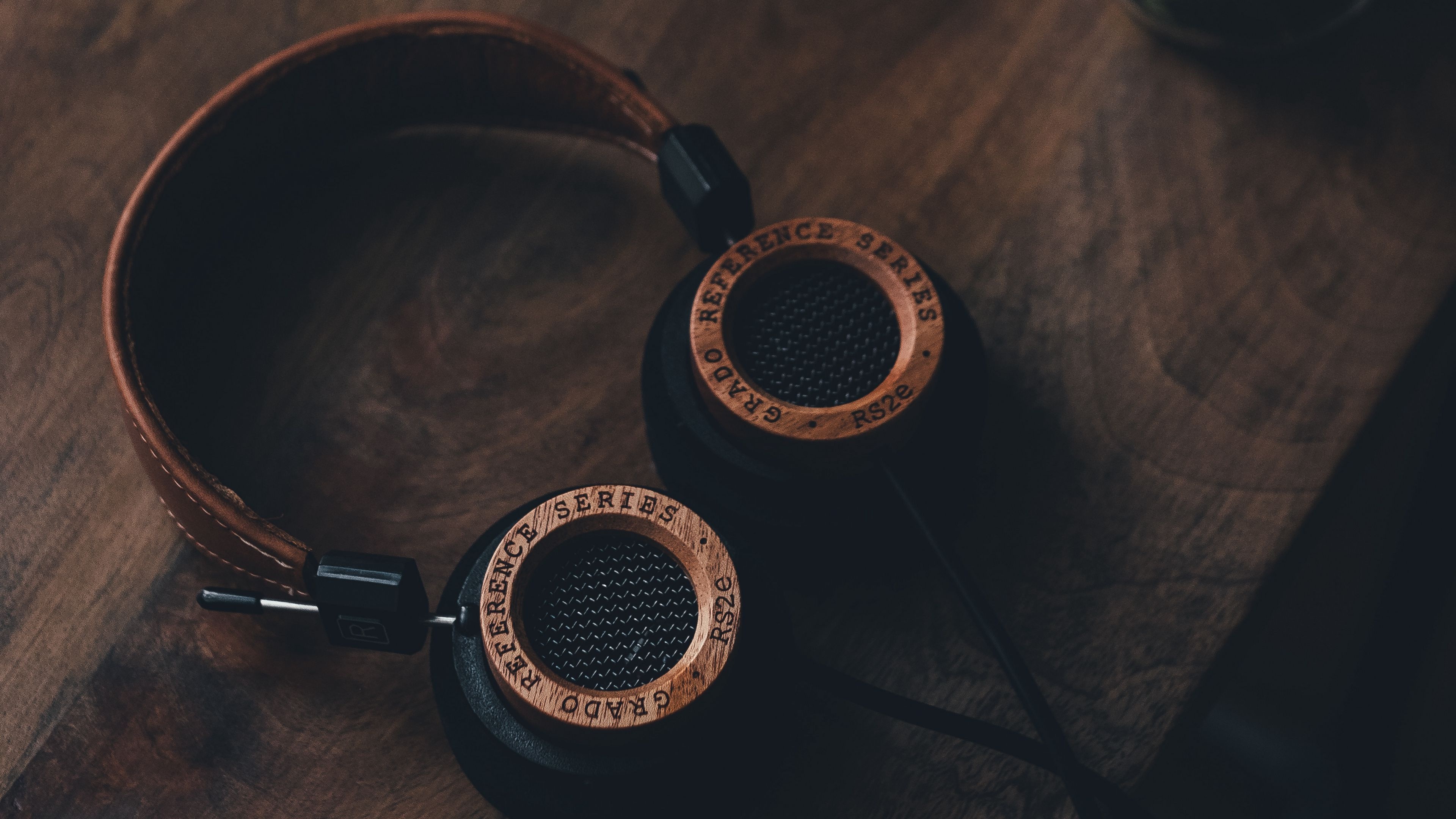 Grado RS2e, Headphones Wallpaper, 3840x2160 4K Desktop