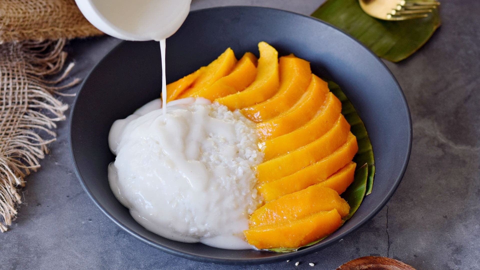 Mango sticky rice, Coconut dessert, Sweet and aromatic, Traditional Thai cuisine, 1920x1080 Full HD Desktop