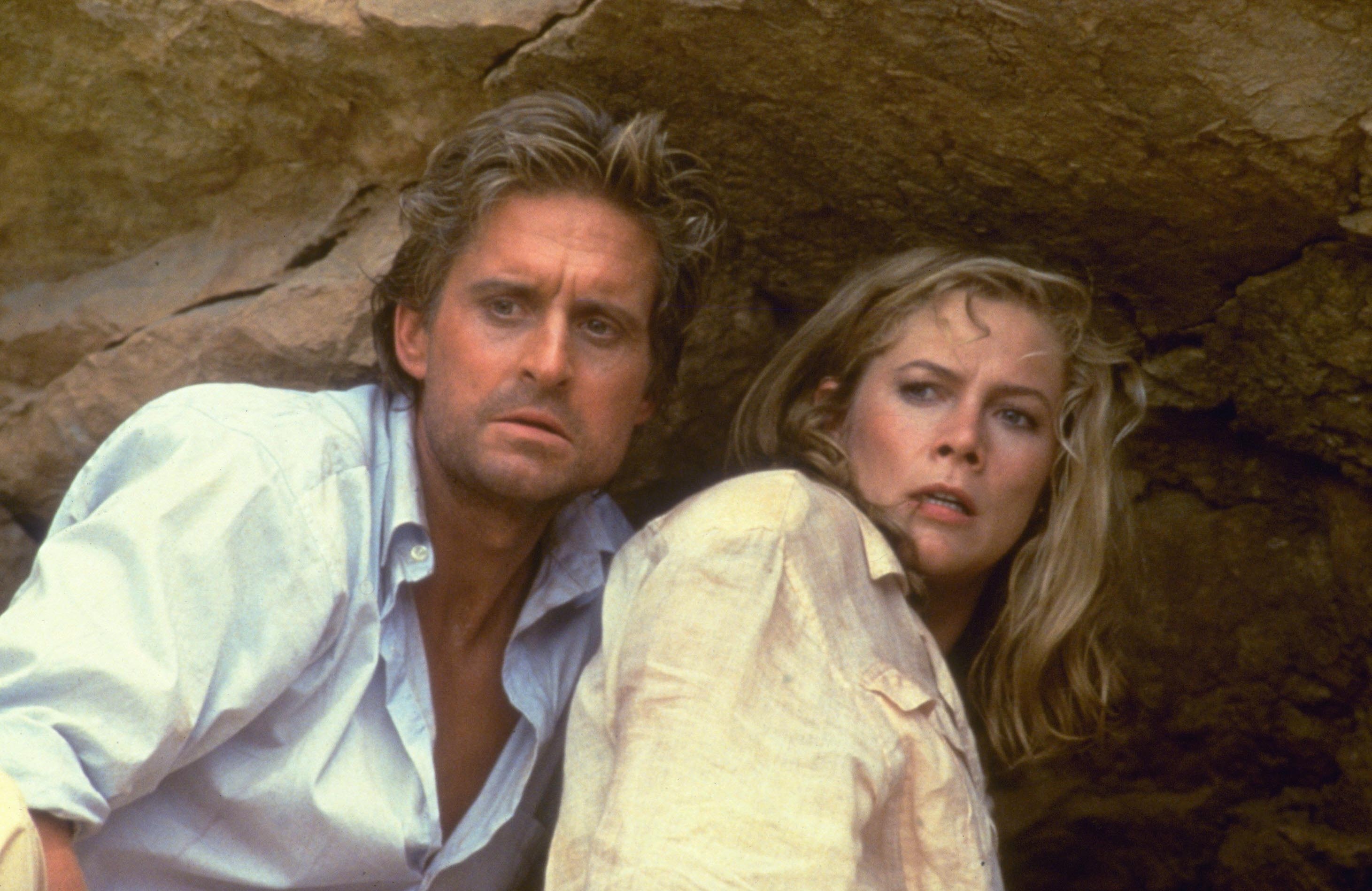 Kathleen Turner, Stunning photos, Glamorous shots, Celebrity images, 2930x1900 HD Desktop