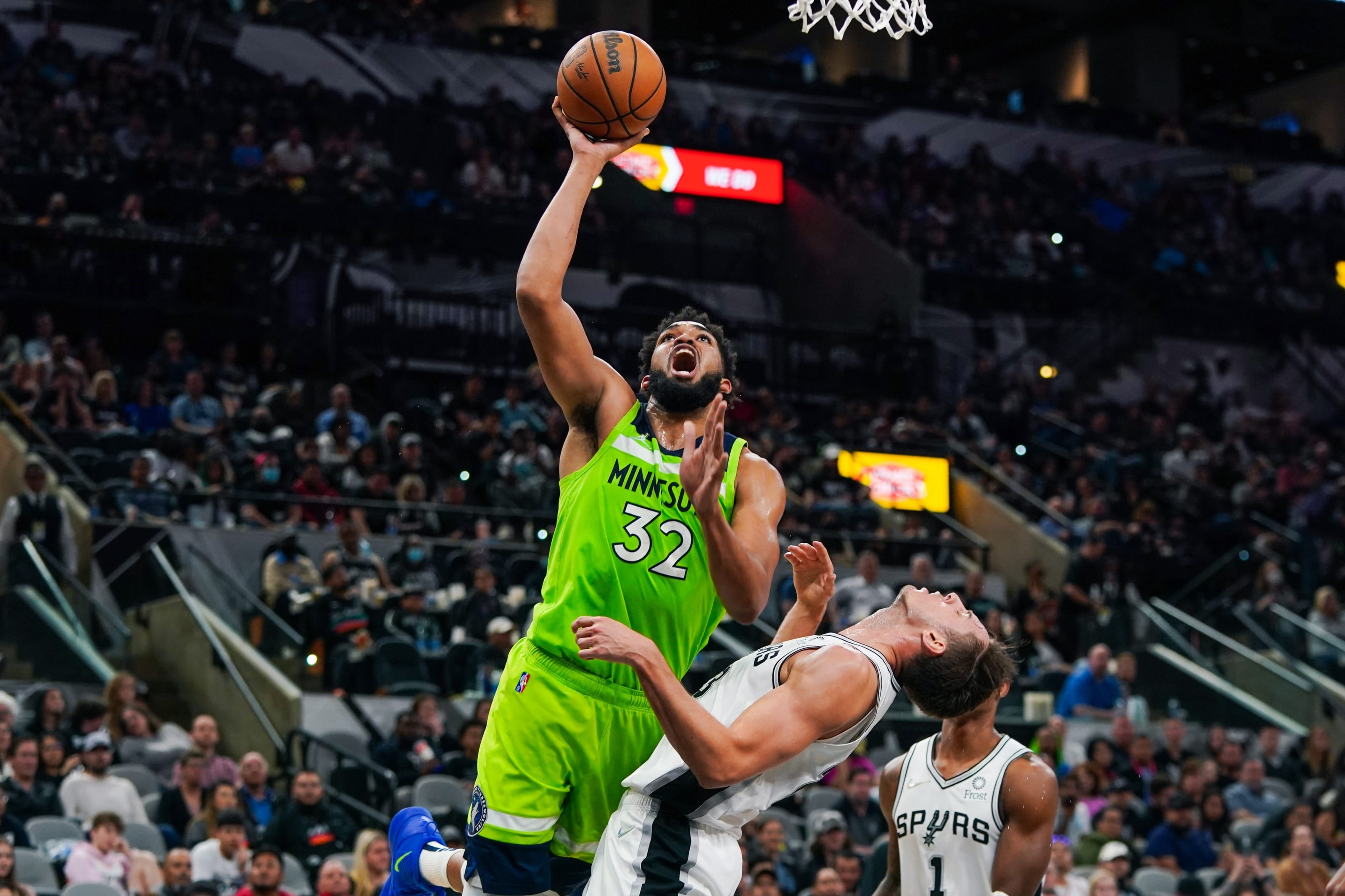 Wolves vs Spurs, Karl-Anthony Towns Wallpaper, 3200x2140 HD Desktop