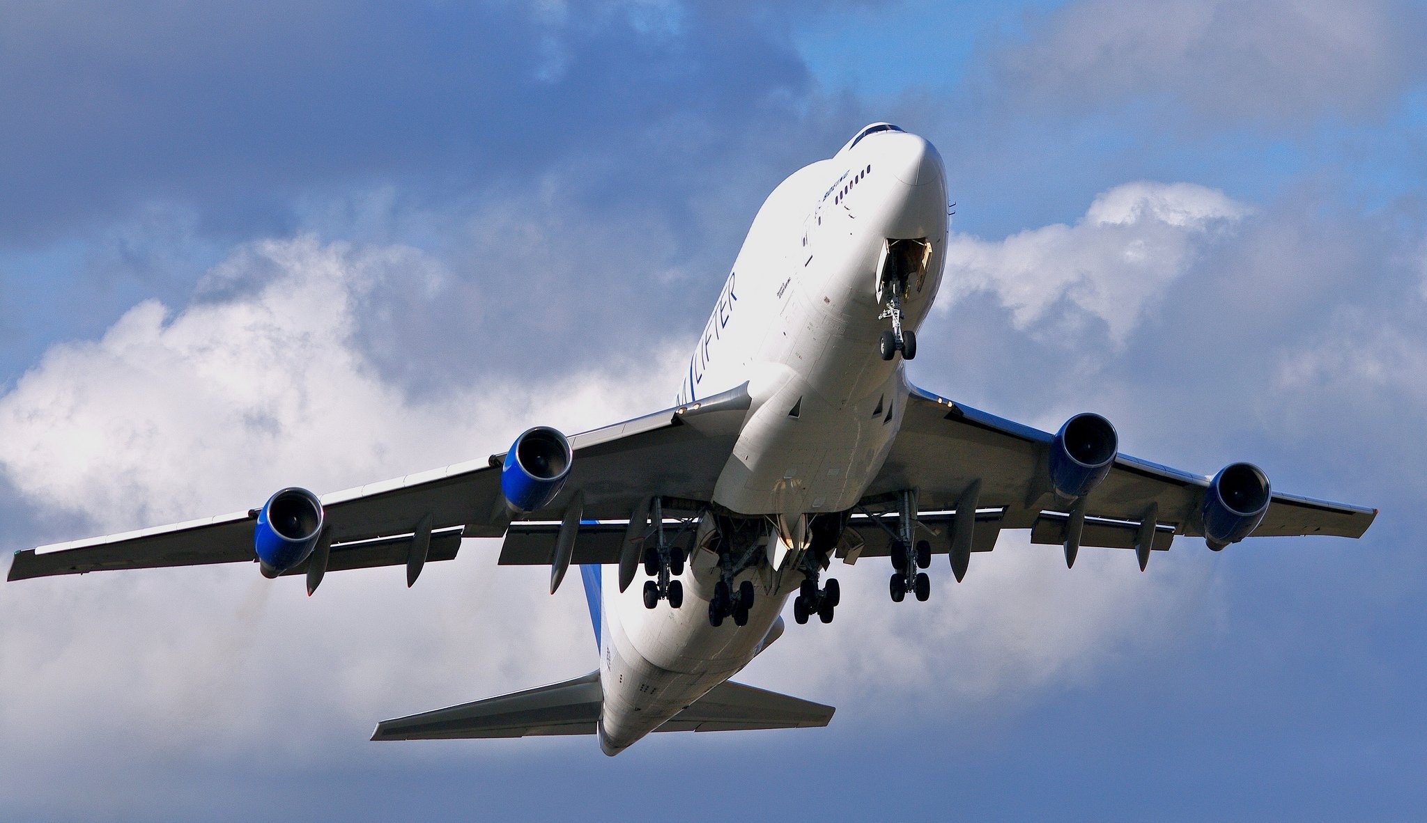 Boeing Dreamlifter, Cargo plane, Airliner, Unique aircraft design, 2050x1190 HD Desktop