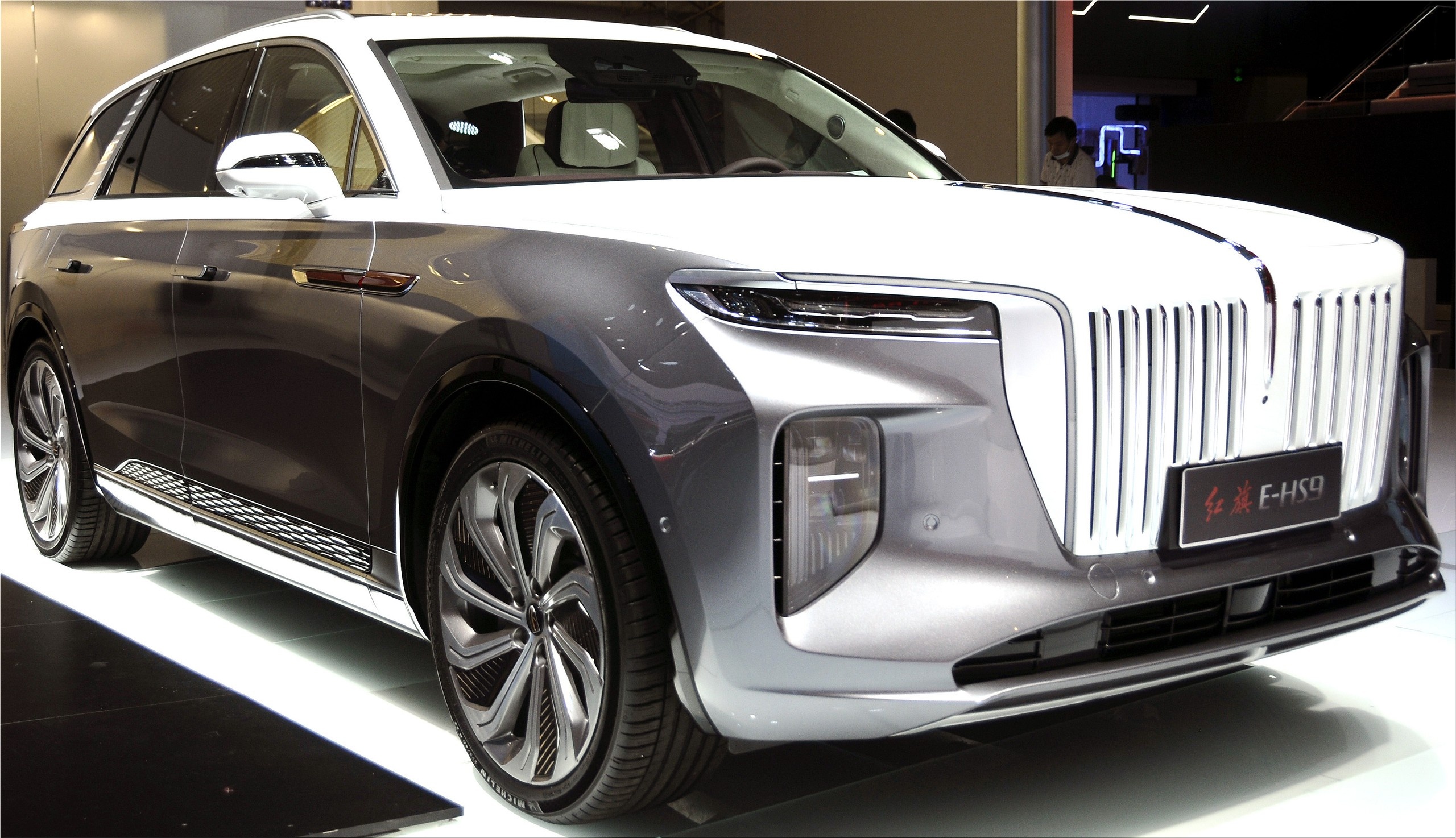 E-HS9 Showroom, Hongqi Wallpaper, 2560x1480 HD Desktop