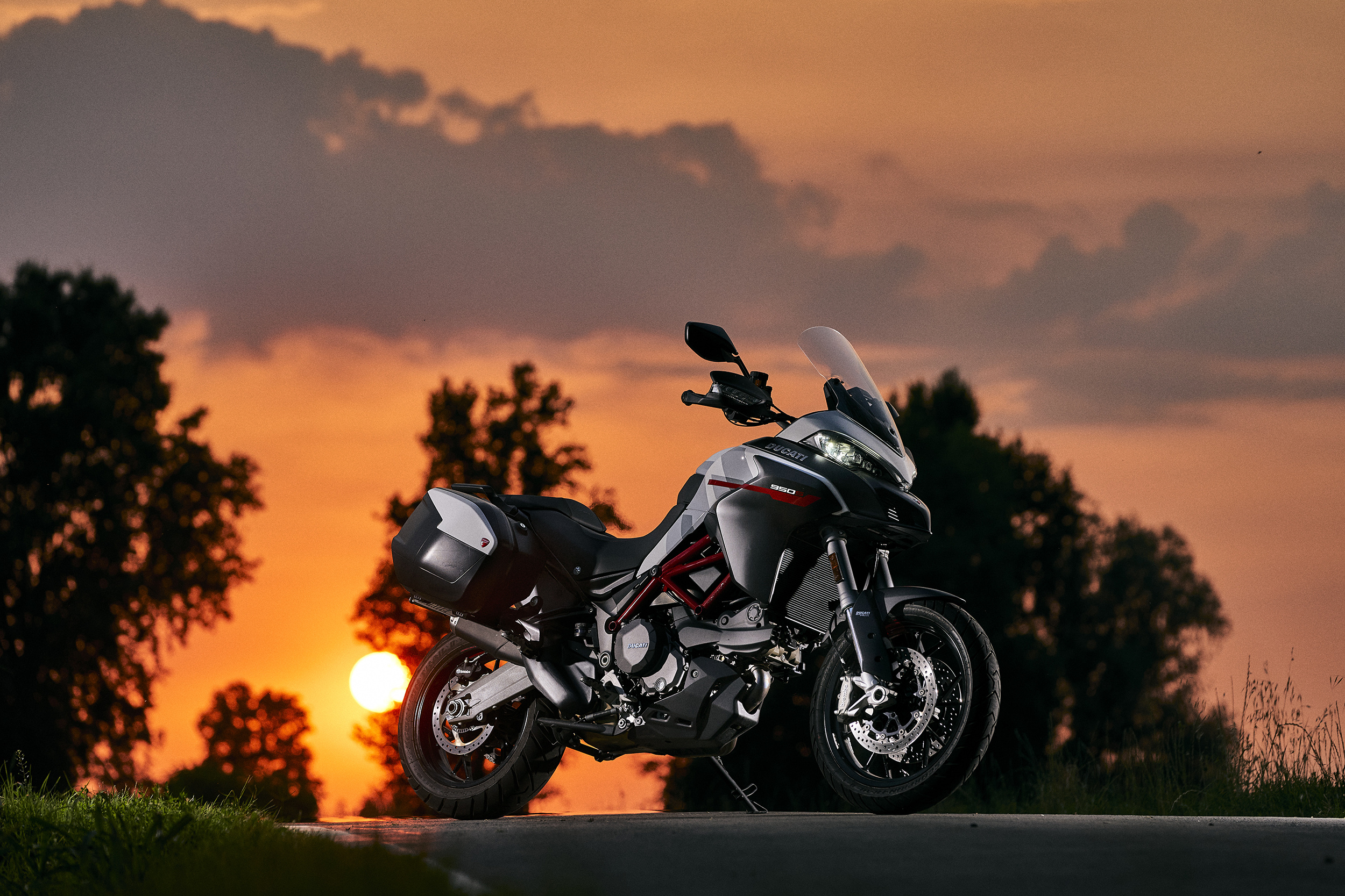 Ducati Multistrada 950, New livery, Ducati Multistrada 950 S, Auto innovation, 2500x1670 HD Desktop