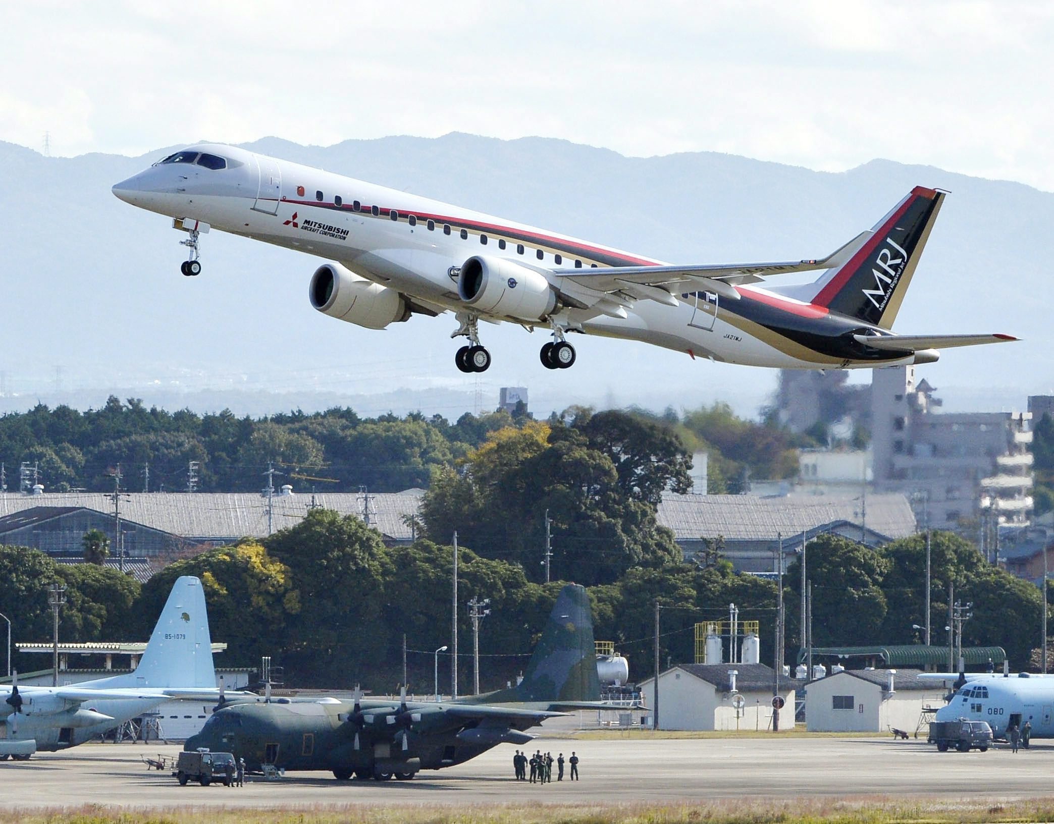 Mitsubishi Aircraft, Counterstrike claim, Bombardier dispute, The Globe and Mail, 2090x1640 HD Desktop