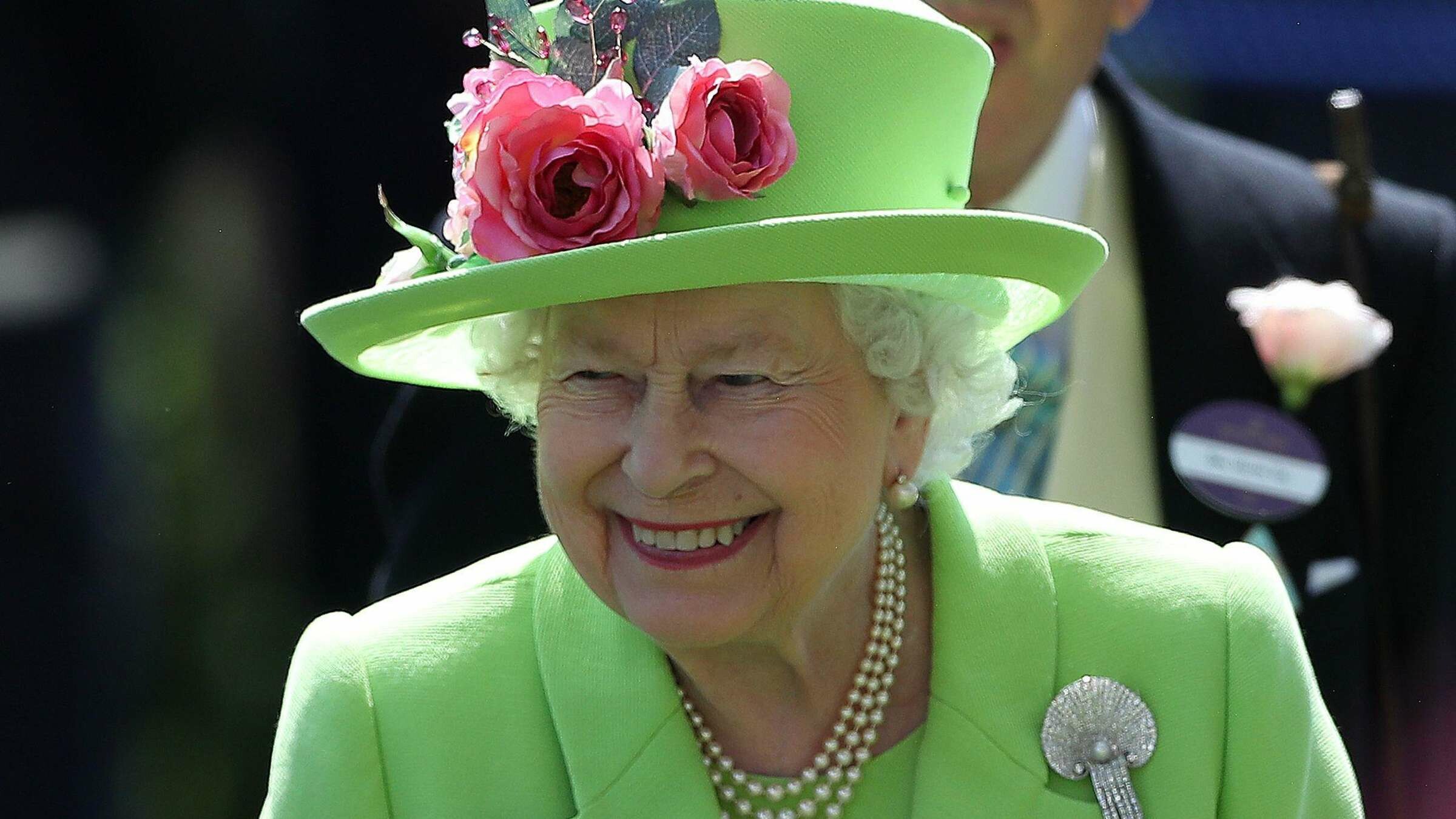 Elizabeth II, False death rumors, Internet hoax, Misinformation, 2400x1350 HD Desktop